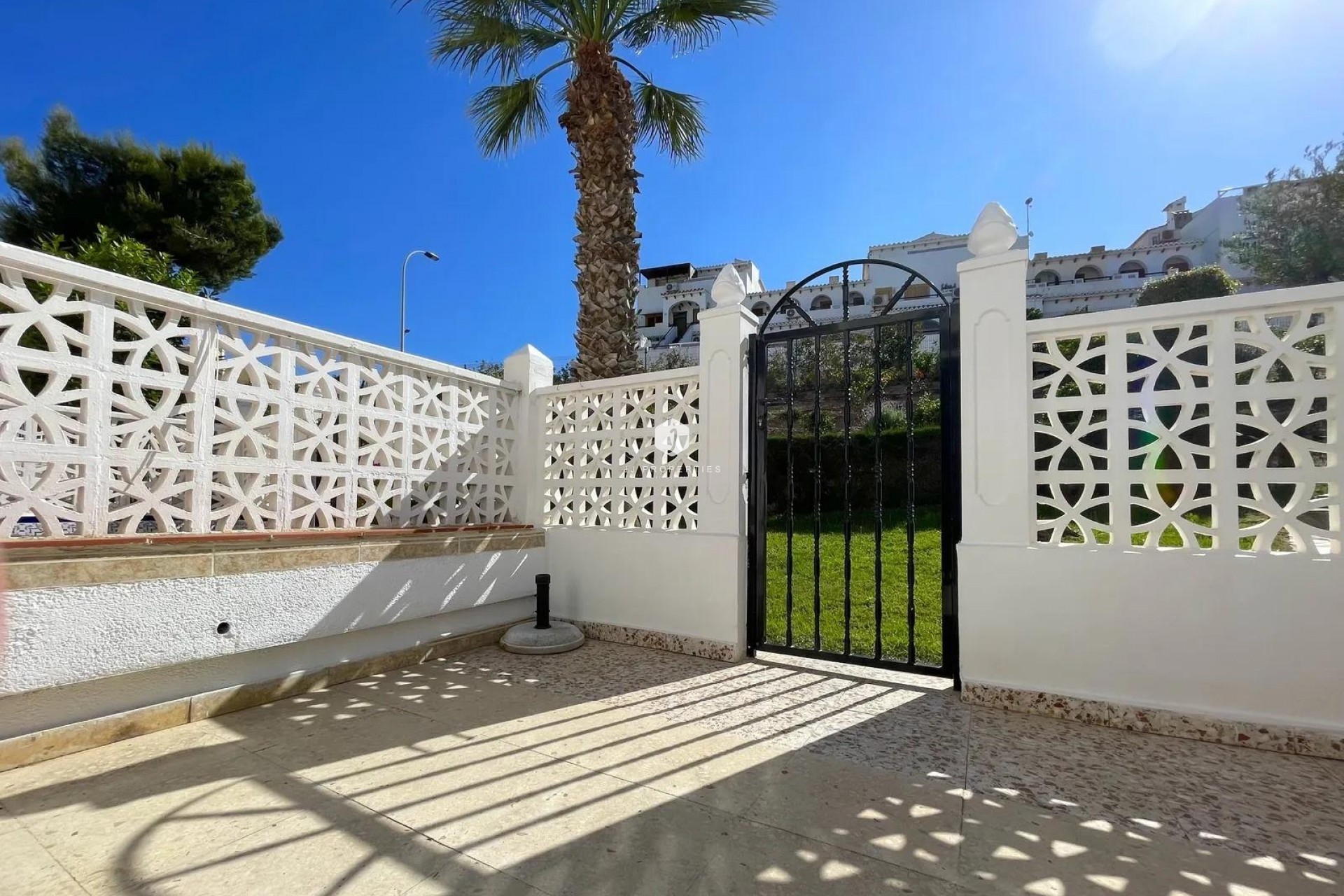 Z drugiej ręki - Mieszkanie w bloku -
Torrevieja - La Mata
