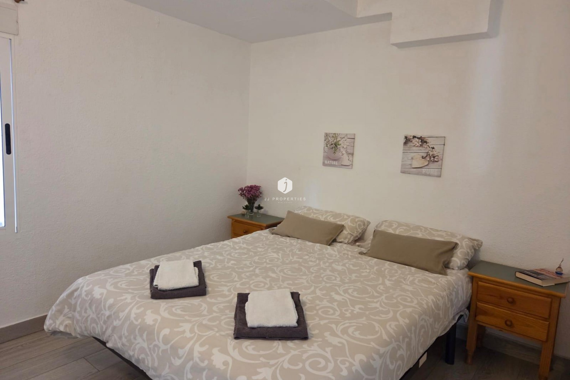 Z drugiej ręki - Mieszkanie w bloku -
Torrevieja - La Mata
