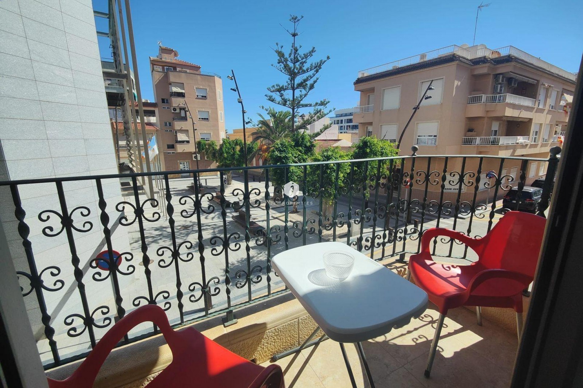 Z drugiej ręki - Mieszkanie w bloku -
Torrevieja - La Mata
