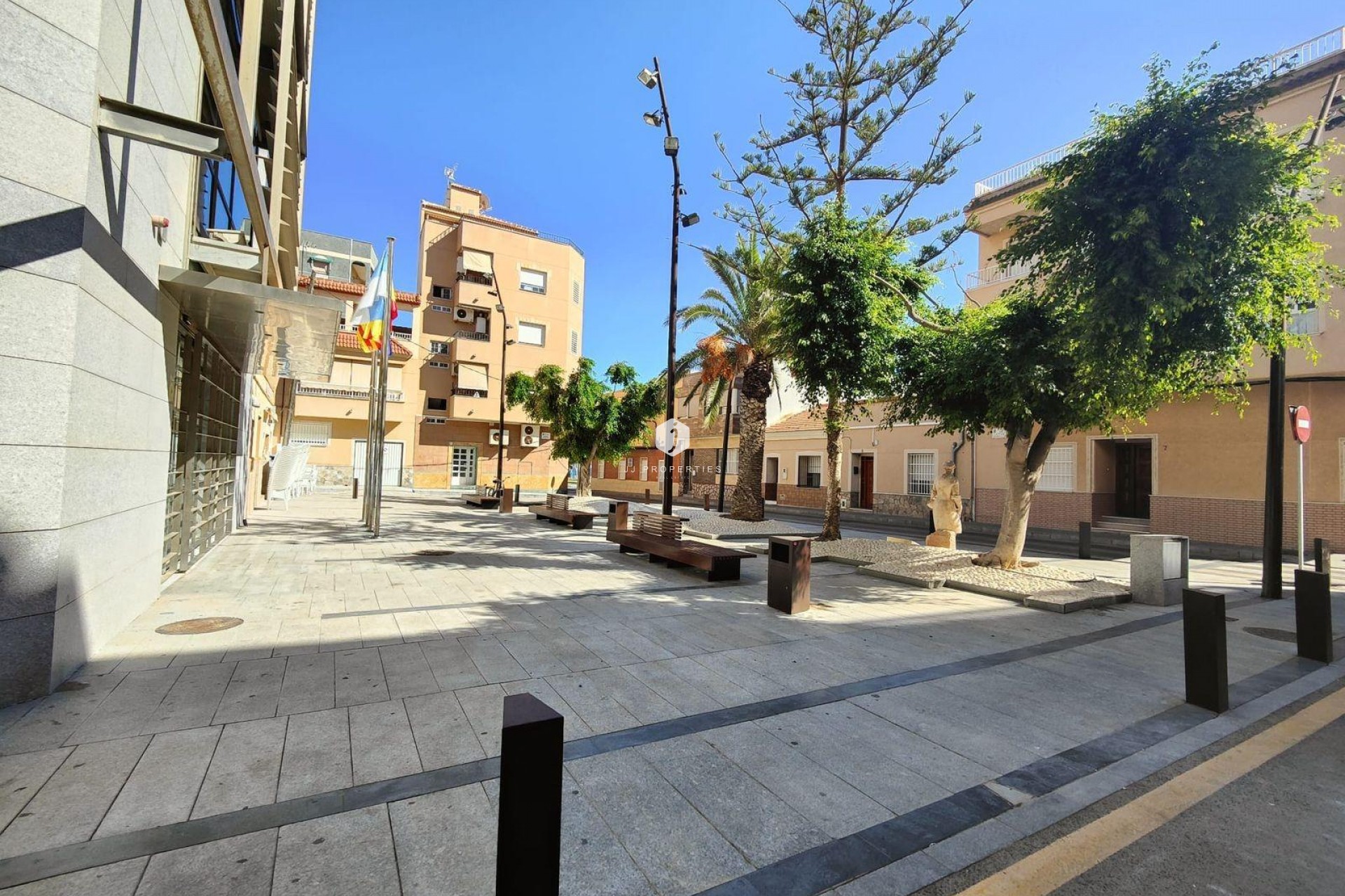 Z drugiej ręki - Mieszkanie w bloku -
Torrevieja - La Mata