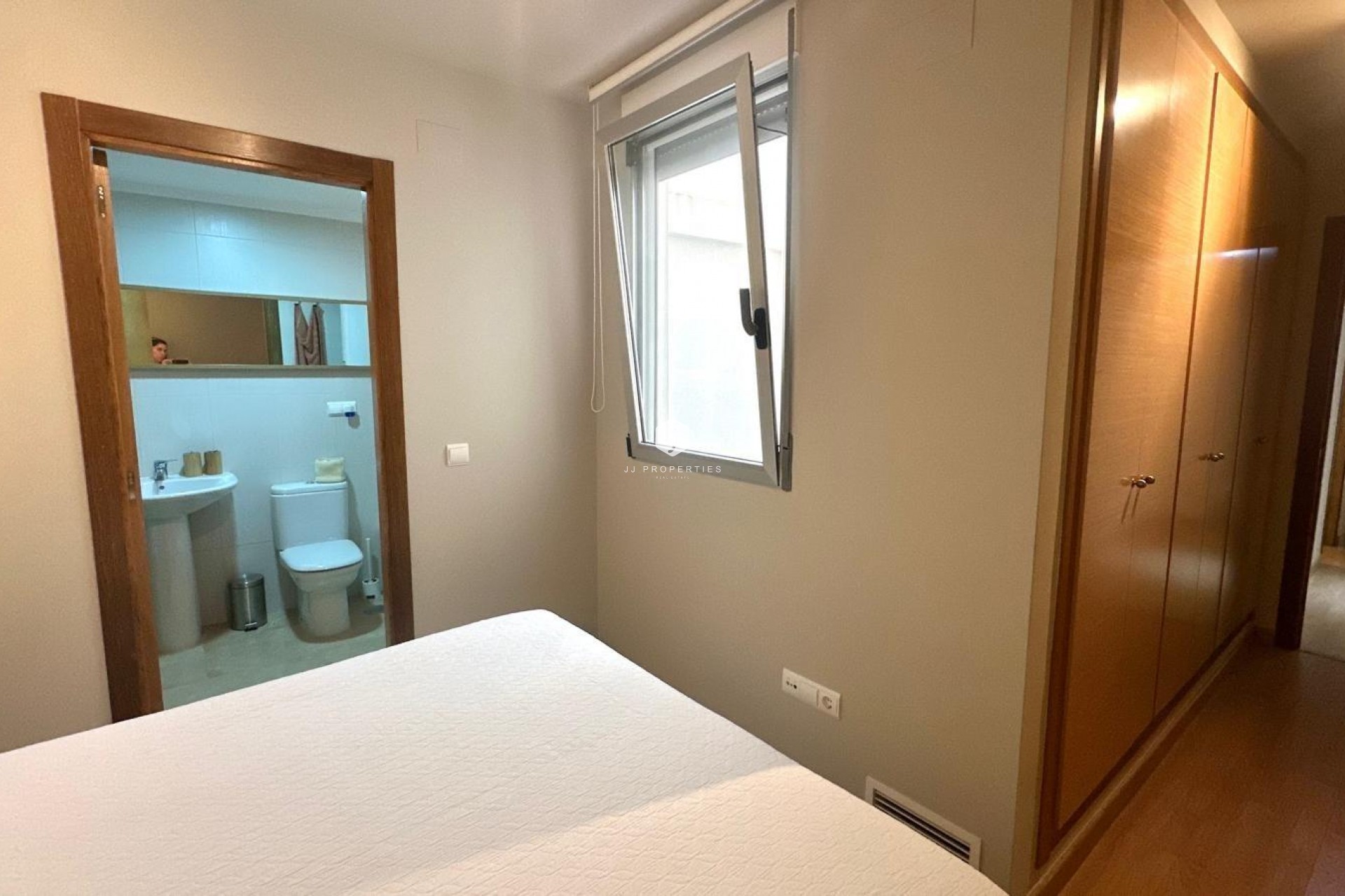 Z drugiej ręki - Mieszkanie w bloku -
Torrevieja - La Mata