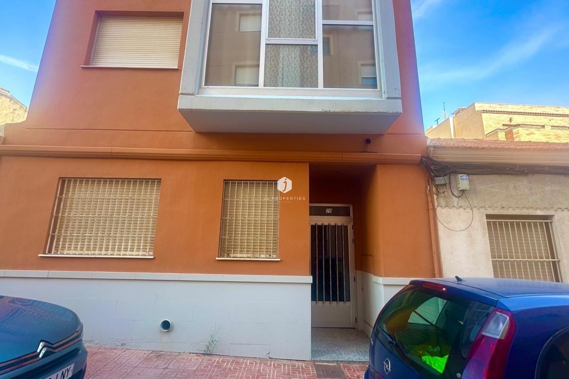 Z drugiej ręki - Mieszkanie w bloku -
Torrevieja - La Mata