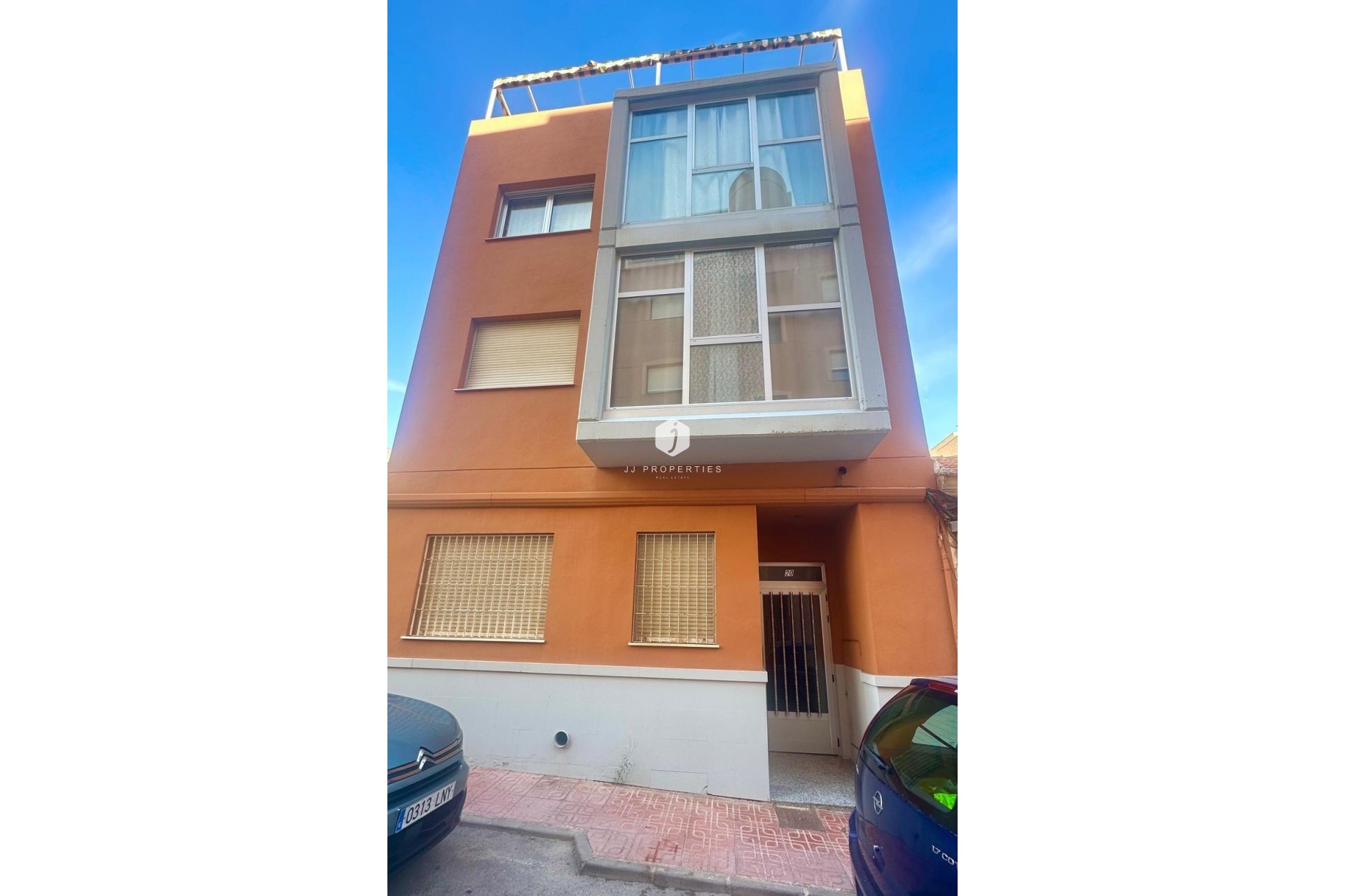 Z drugiej ręki - Mieszkanie w bloku -
Torrevieja - La Mata