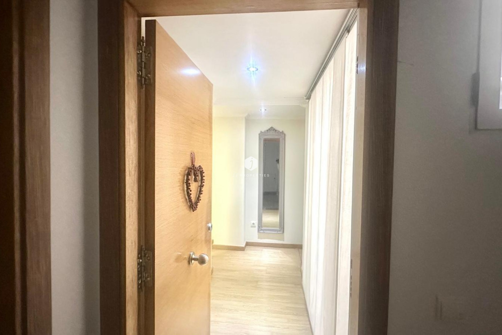 Z drugiej ręki - Mieszkanie w bloku -
Torrevieja - La Mata