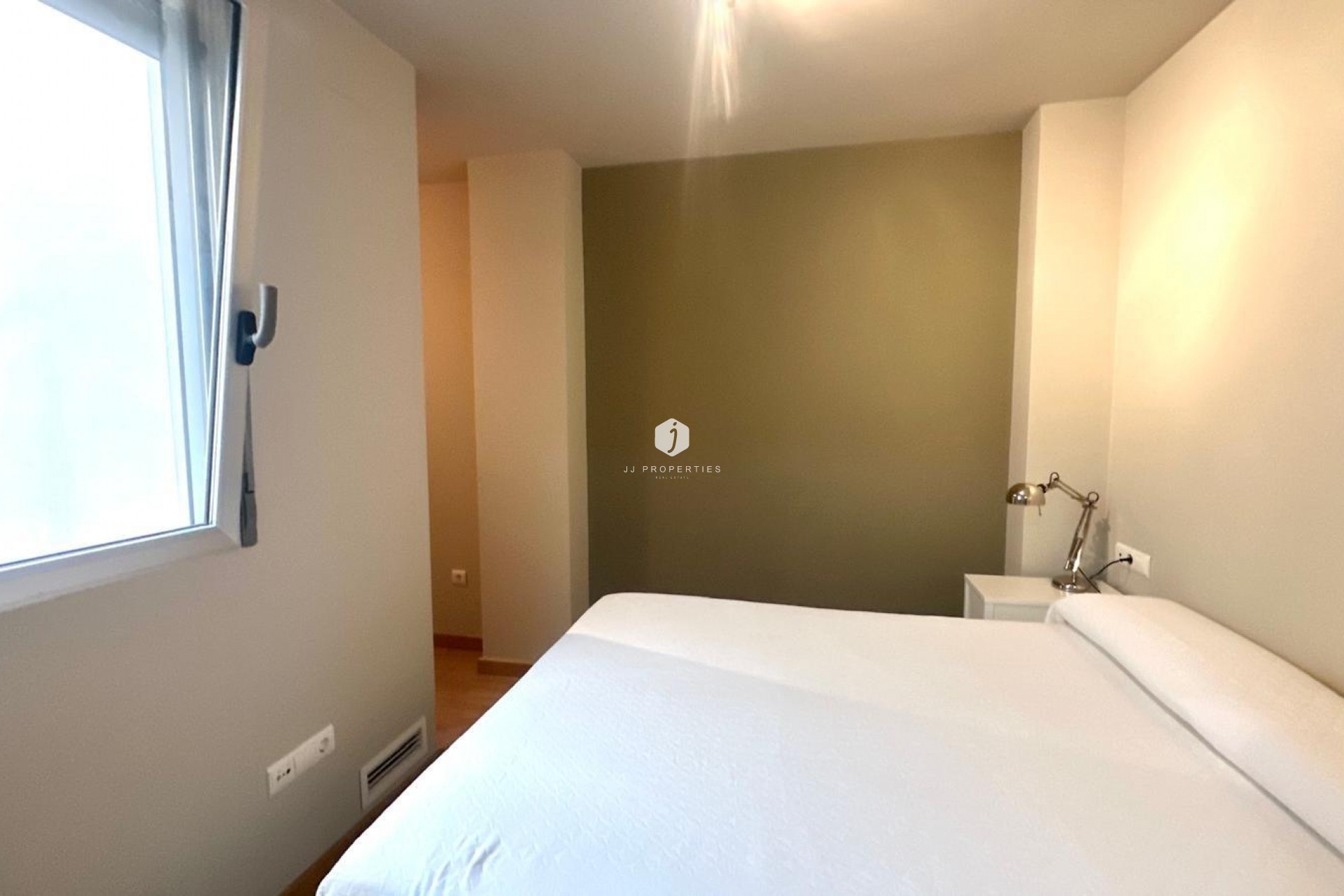 Z drugiej ręki - Mieszkanie w bloku -
Torrevieja - La Mata