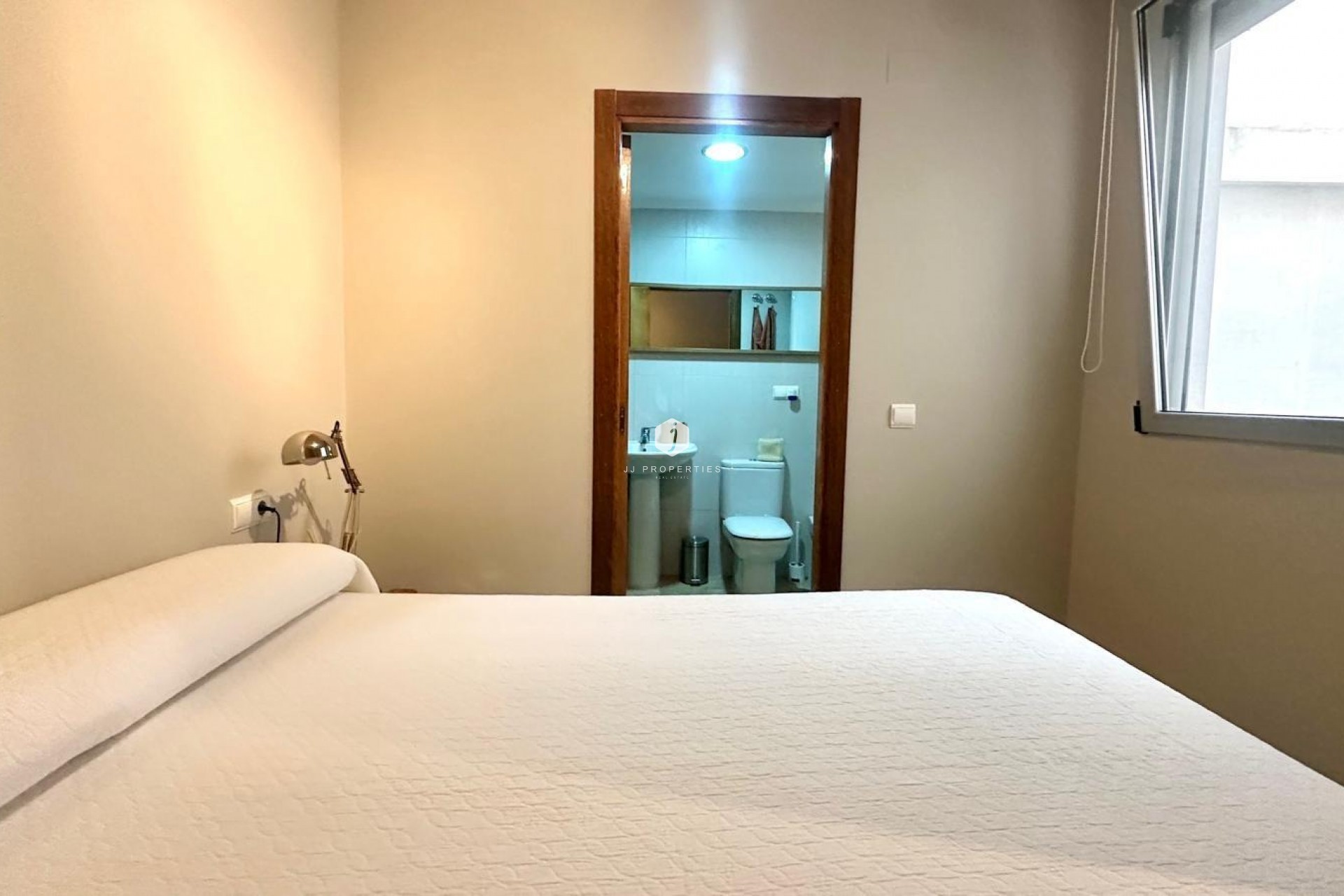 Z drugiej ręki - Mieszkanie w bloku -
Torrevieja - La Mata