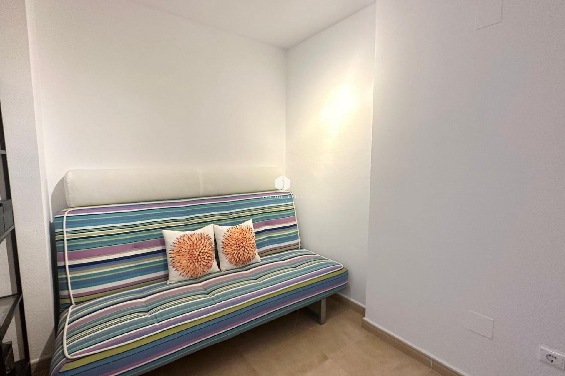 Z drugiej ręki - Mieszkanie w bloku -
Torrevieja - La Mata