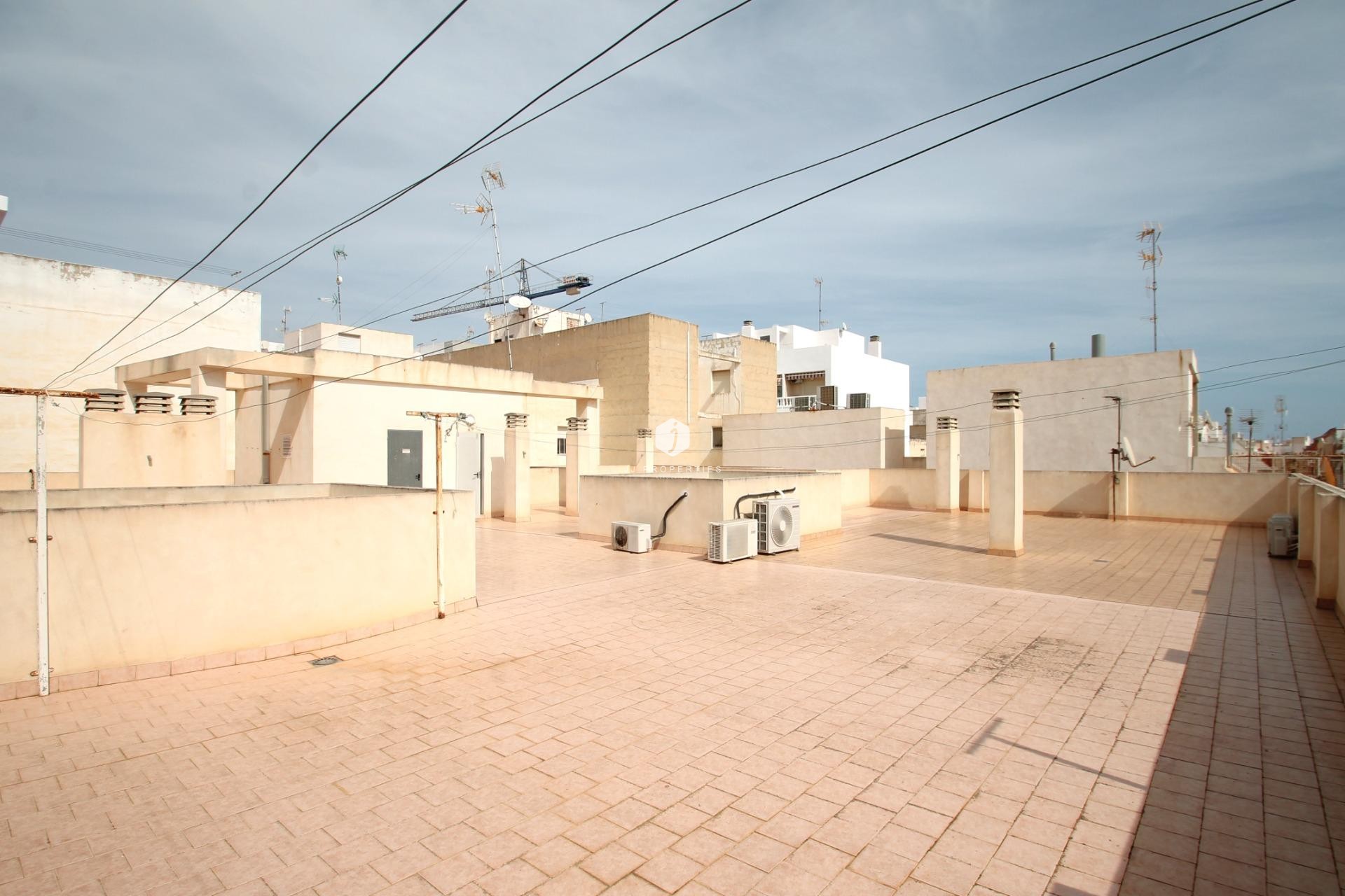 Z drugiej ręki - Mieszkanie w bloku -
Torrevieja - Las Piscinas Naturales
