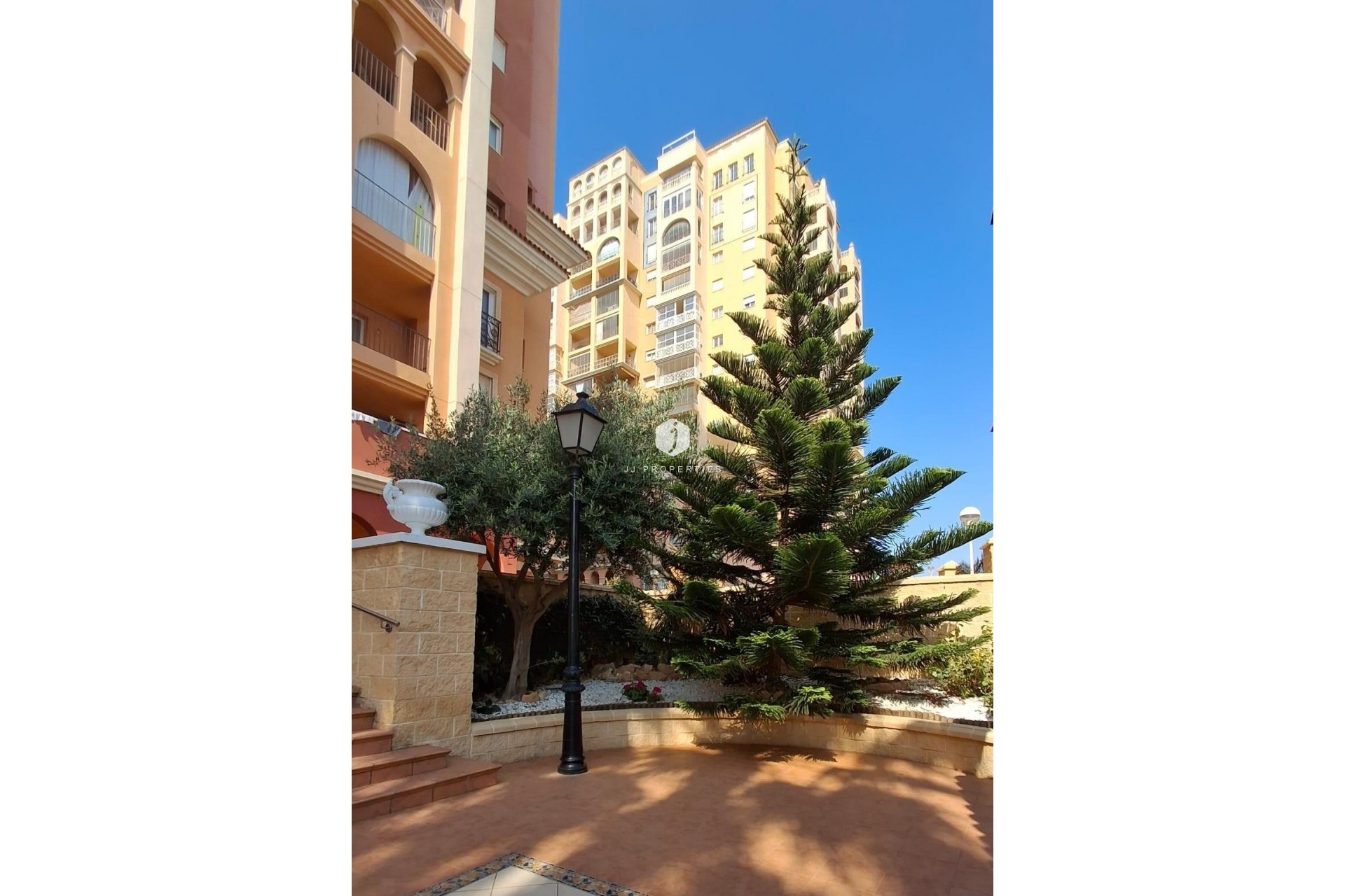 Z drugiej ręki - Mieszkanie w bloku -
Torrevieja - Los Frutales