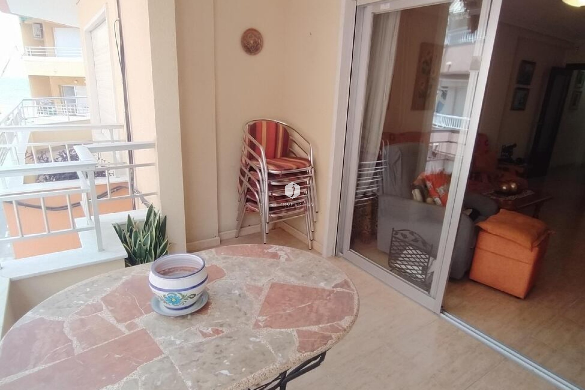 Z drugiej ręki - Mieszkanie w bloku -
Torrevieja - Los Locos