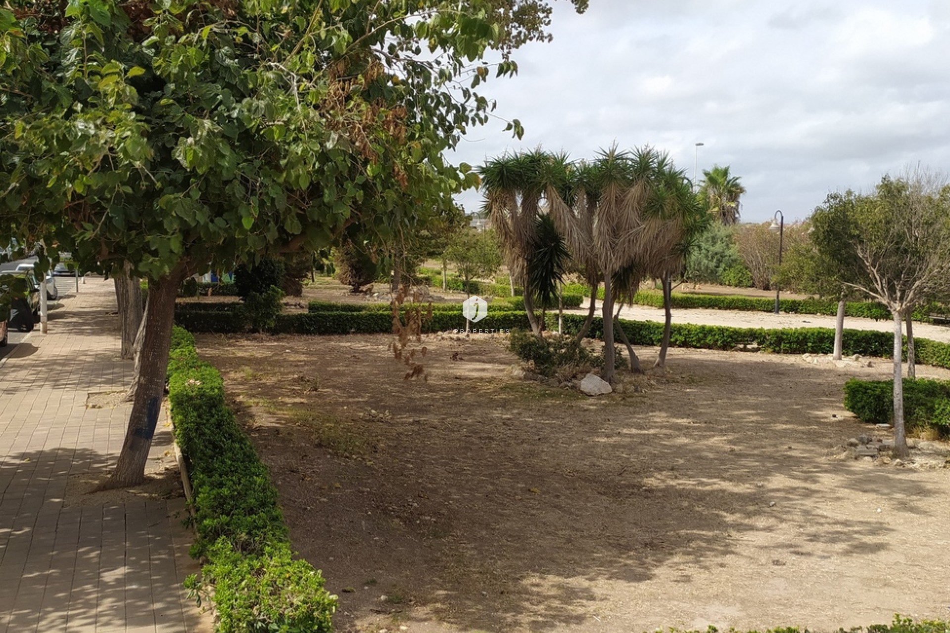 Z drugiej ręki - Mieszkanie w bloku -
Torrevieja - LOS NAUFRAGOS PLAYA