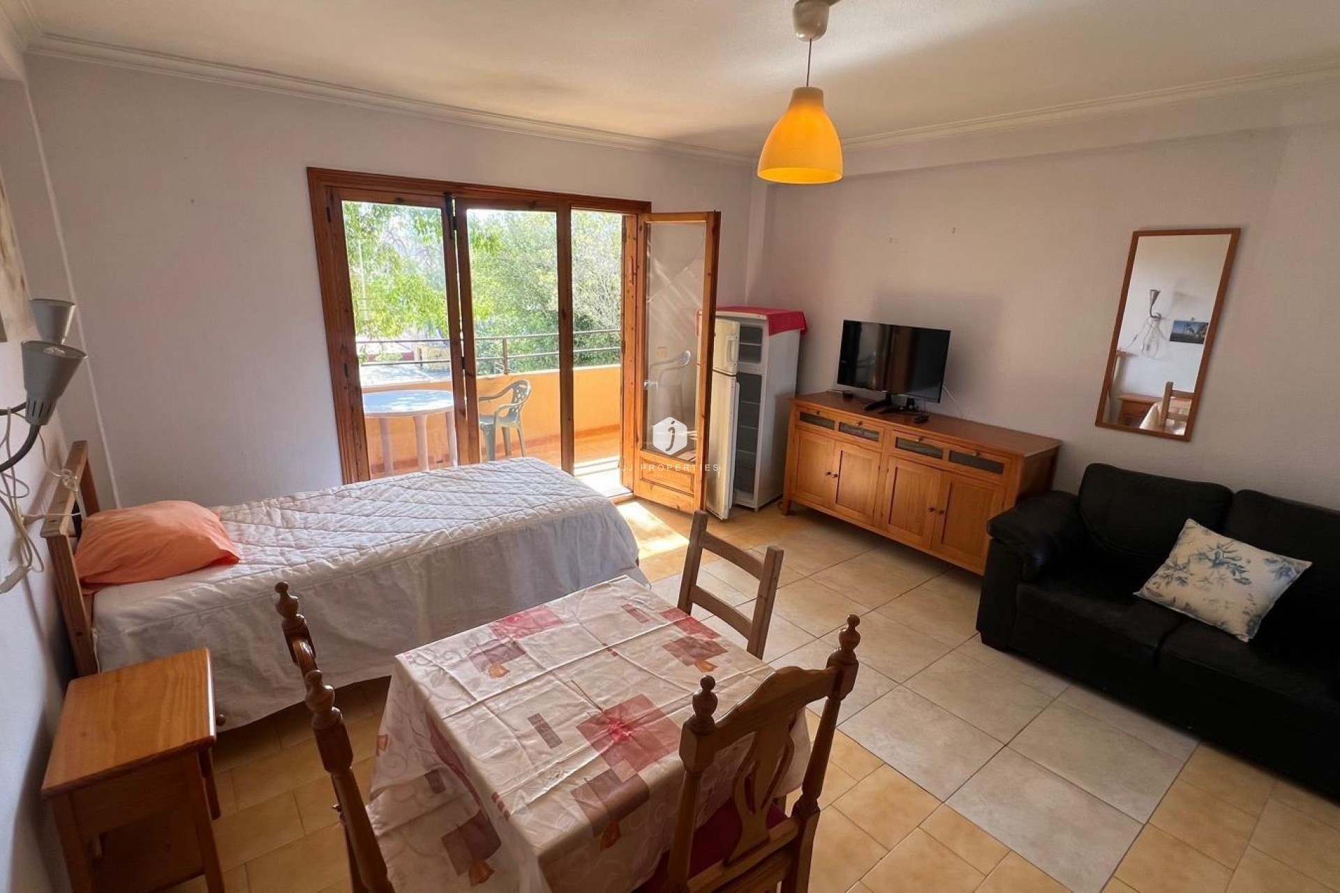 Z drugiej ręki - Mieszkanie w bloku -
Torrevieja - Miramar - Torre Del Moro