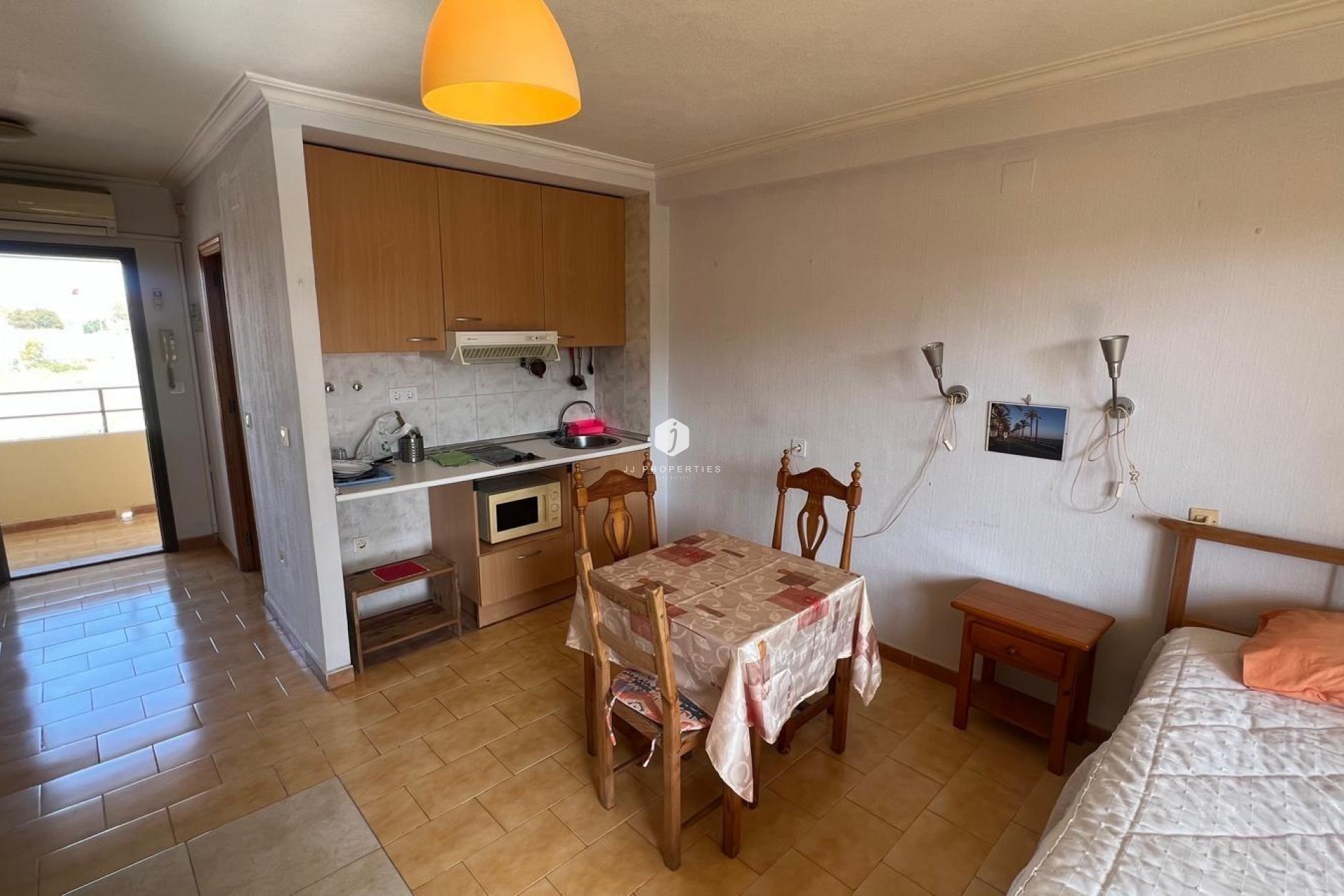 Z drugiej ręki - Mieszkanie w bloku -
Torrevieja - Miramar - Torre Del Moro