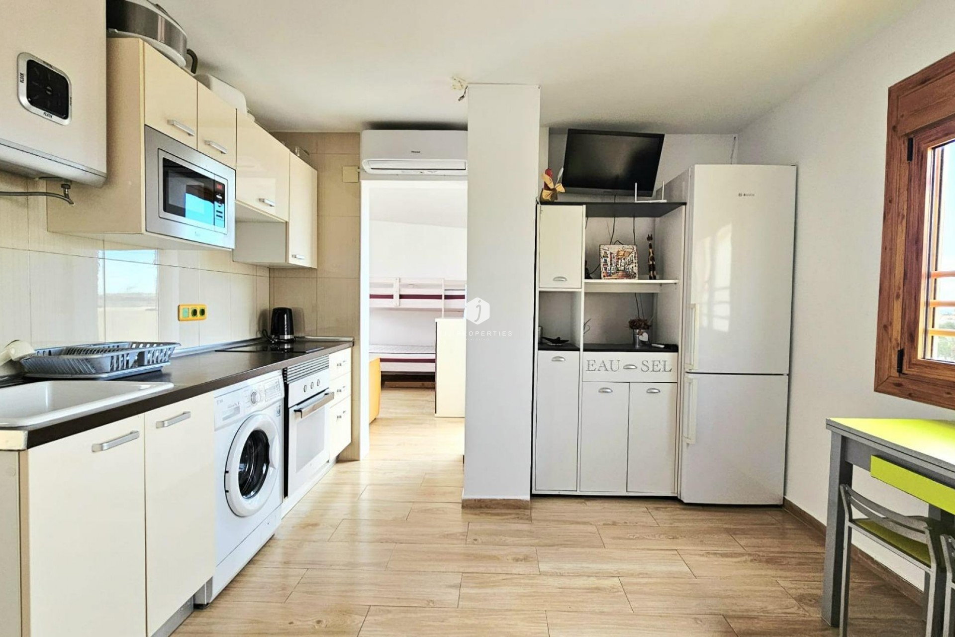 Z drugiej ręki - Mieszkanie w bloku -
Torrevieja - Nueva Torrevieja