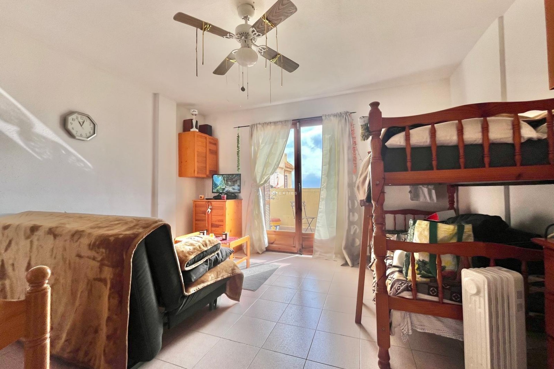 Z drugiej ręki - Mieszkanie w bloku -
Torrevieja - Nueva Torrevieja