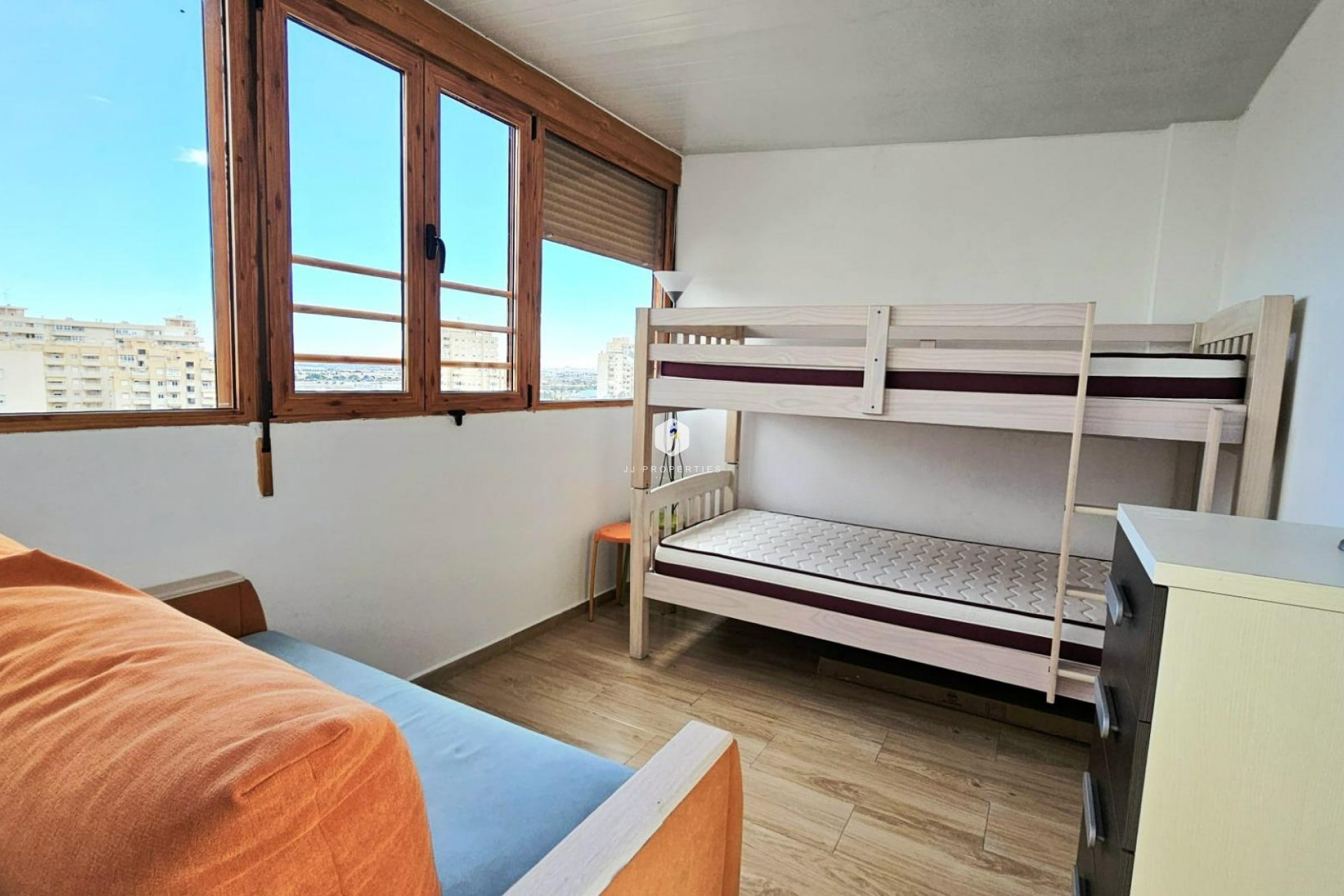 Z drugiej ręki - Mieszkanie w bloku -
Torrevieja - Nueva Torrevieja