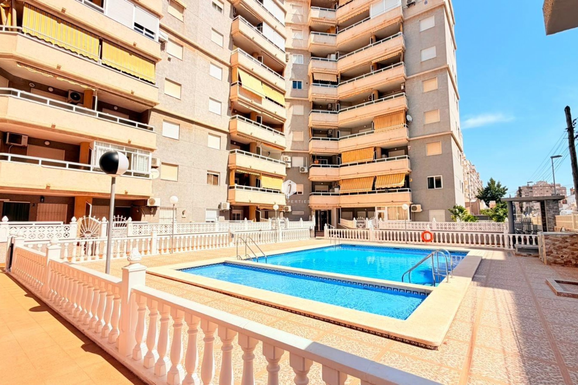 Z drugiej ręki - Mieszkanie w bloku -
Torrevieja - Nueva Torrevieja