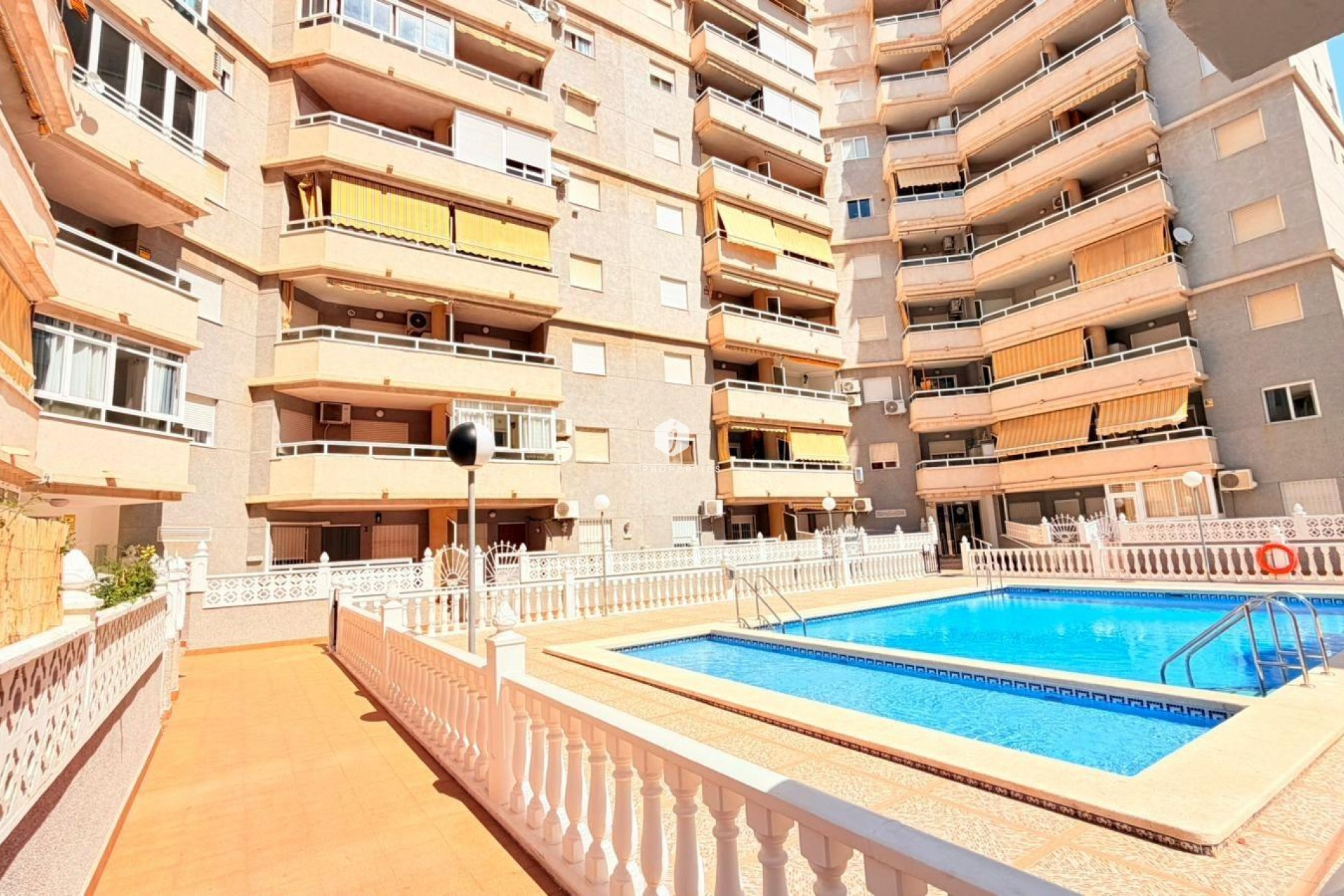 Z drugiej ręki - Mieszkanie w bloku -
Torrevieja - Nueva Torrevieja