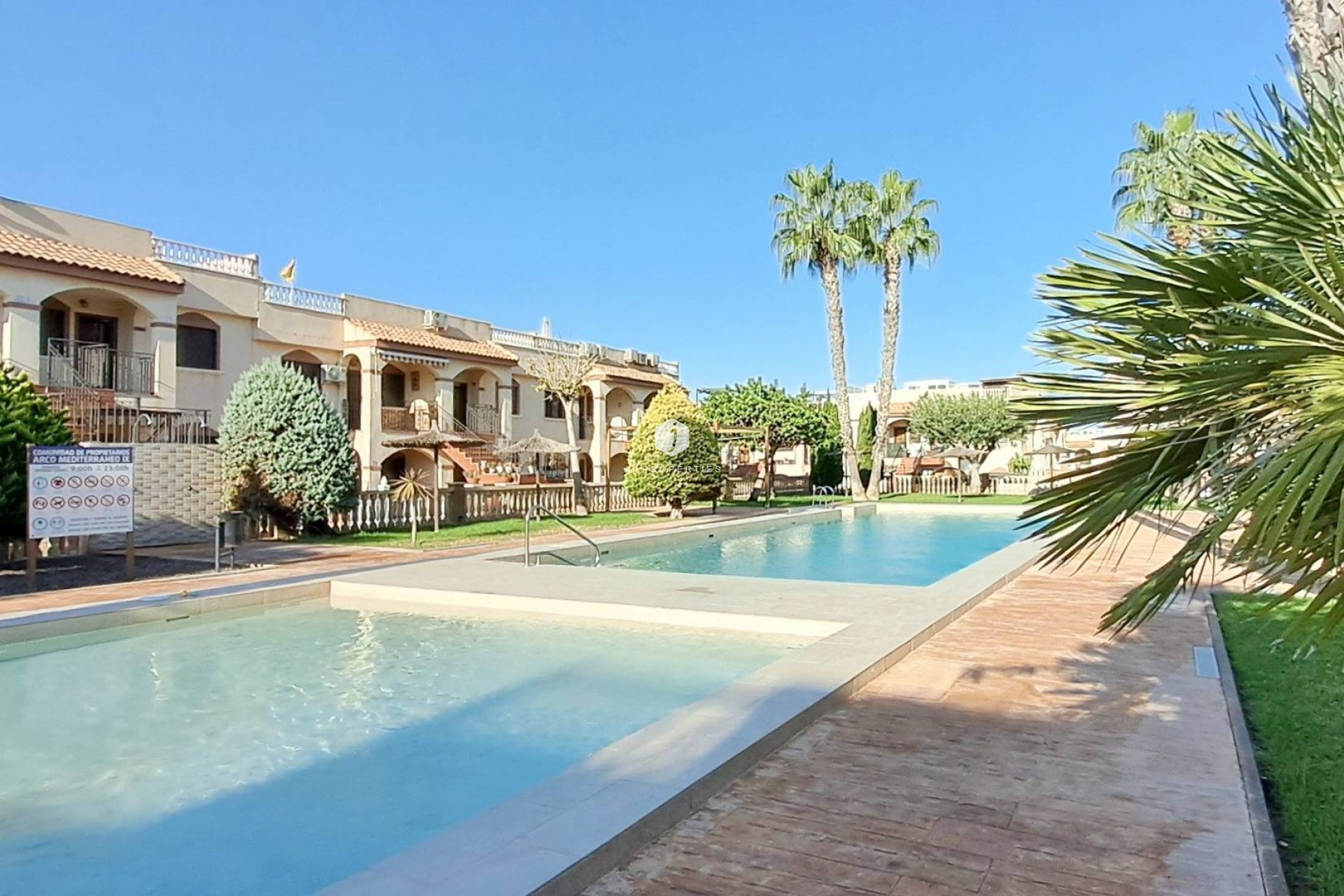 Z drugiej ręki - Mieszkanie w bloku -
Torrevieja - Parque Acuático - Sector 25