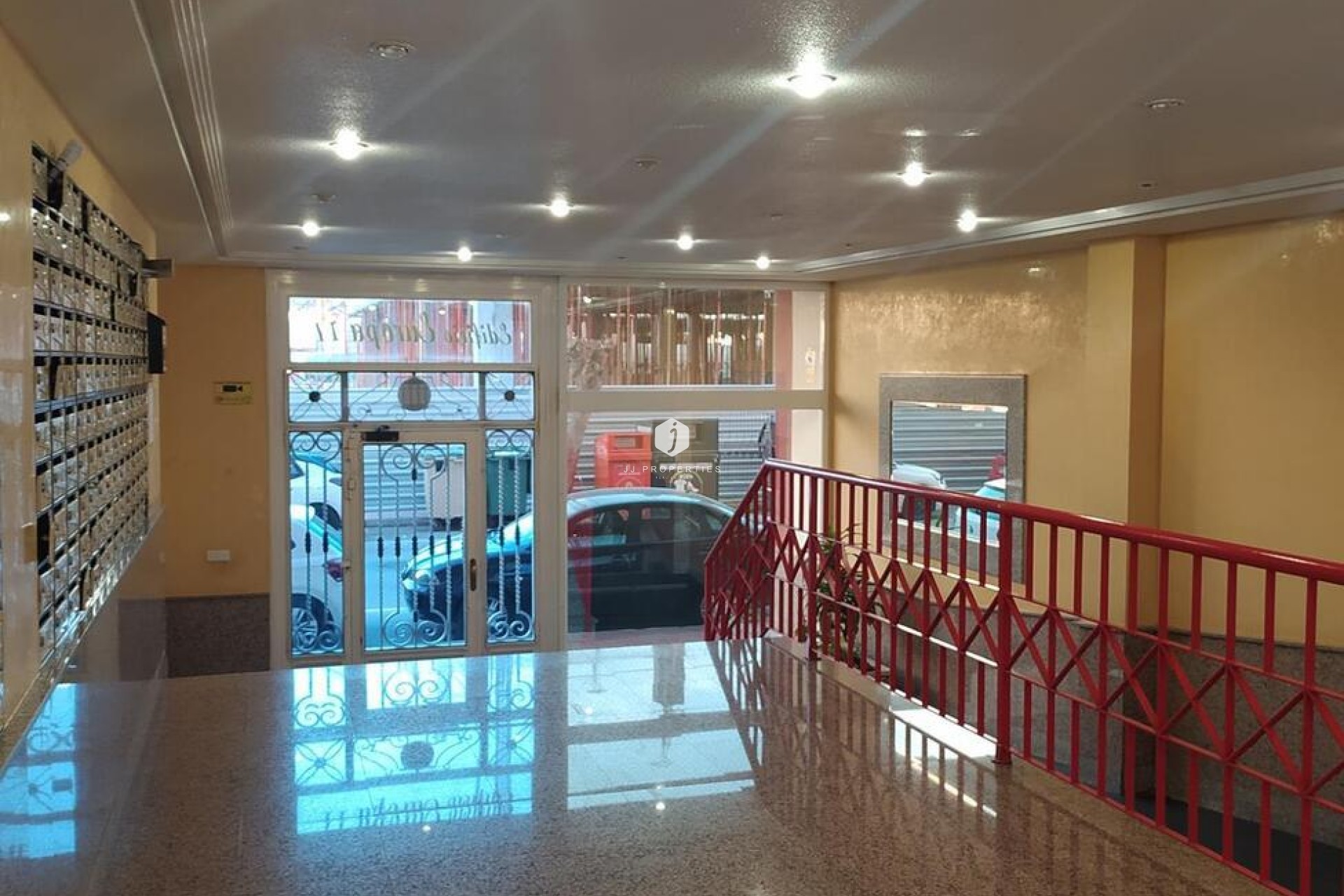 Z drugiej ręki - Mieszkanie w bloku -
Torrevieja - PARQUE DE LAS NACIONES