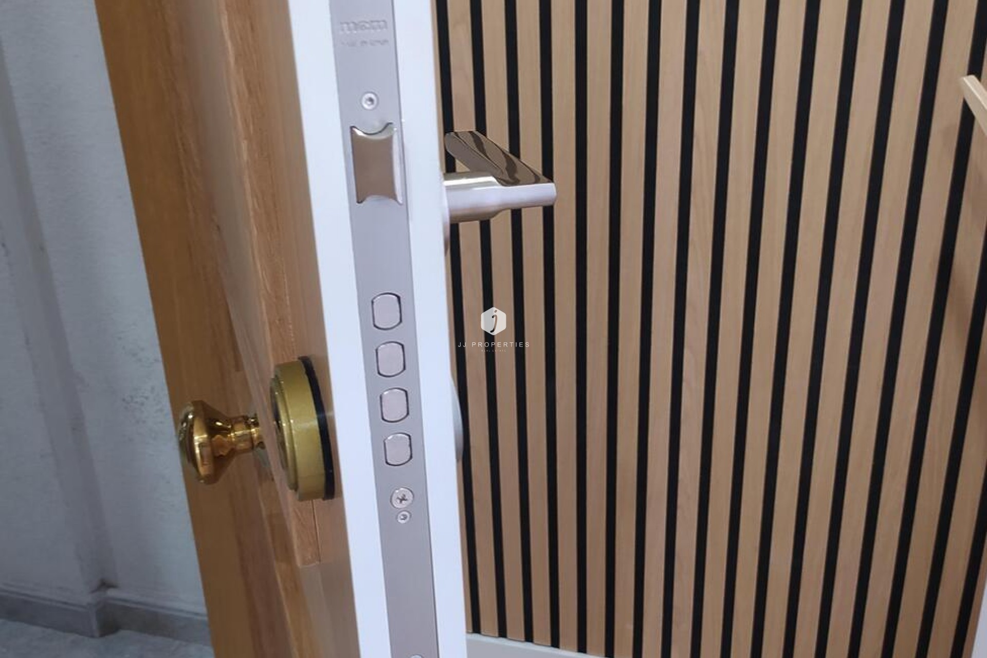 Z drugiej ręki - Mieszkanie w bloku -
Torrevieja - PARQUE DE LAS NACIONES