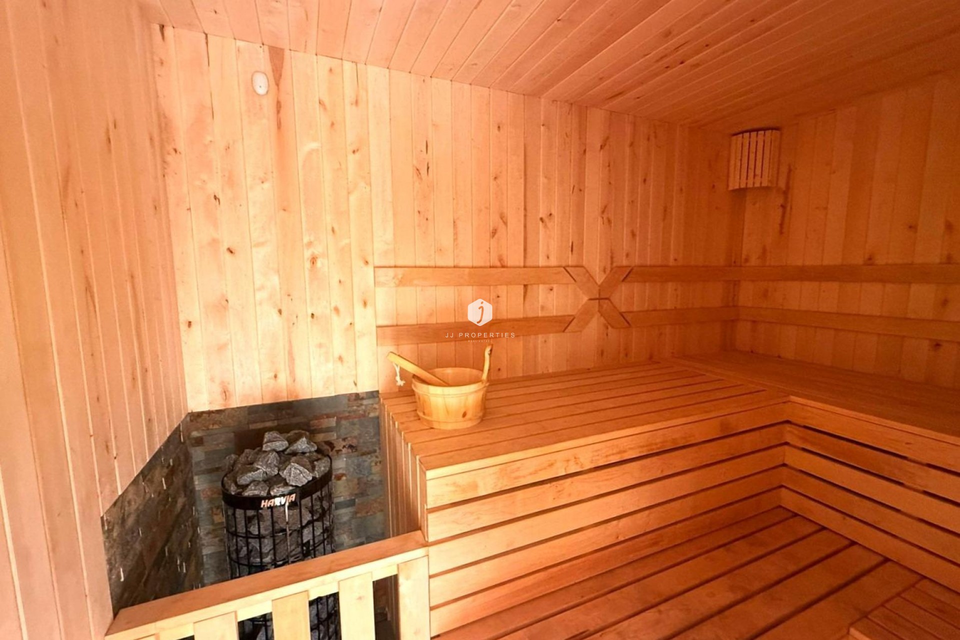 Z drugiej ręki - Mieszkanie w bloku -
Torrevieja - PARQUE DE LAS NACIONES