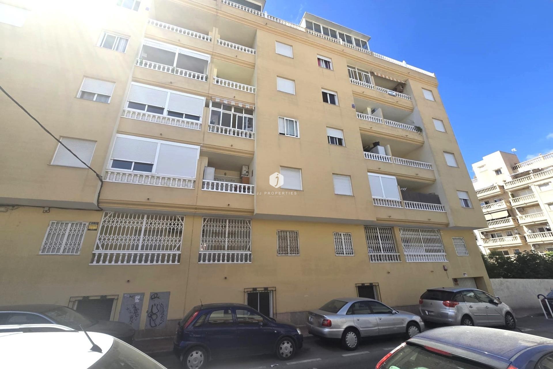 Z drugiej ręki - Mieszkanie w bloku -
Torrevieja - Parque las naciones