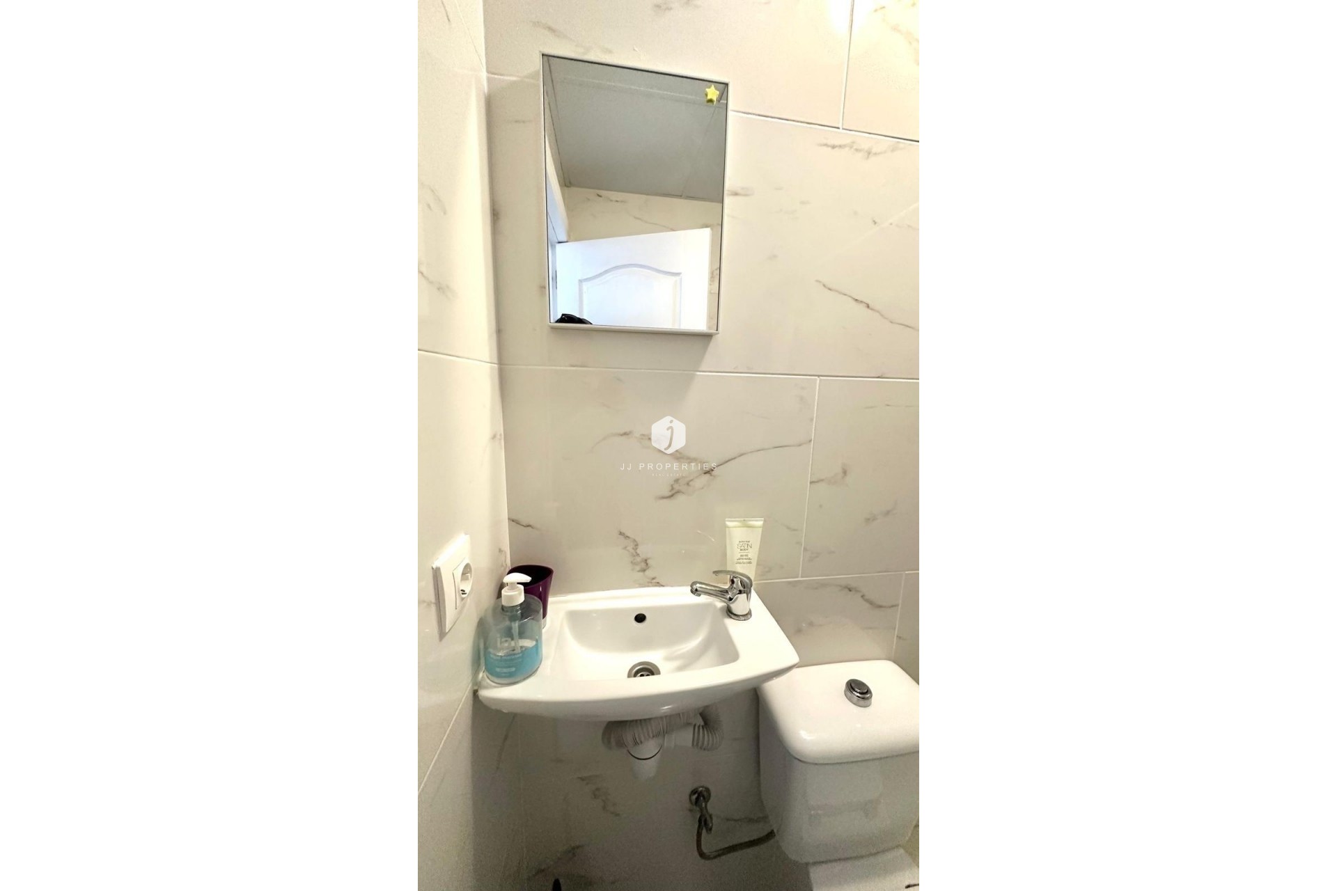 Z drugiej ręki - Mieszkanie w bloku -
Torrevieja - Paseo maritimo