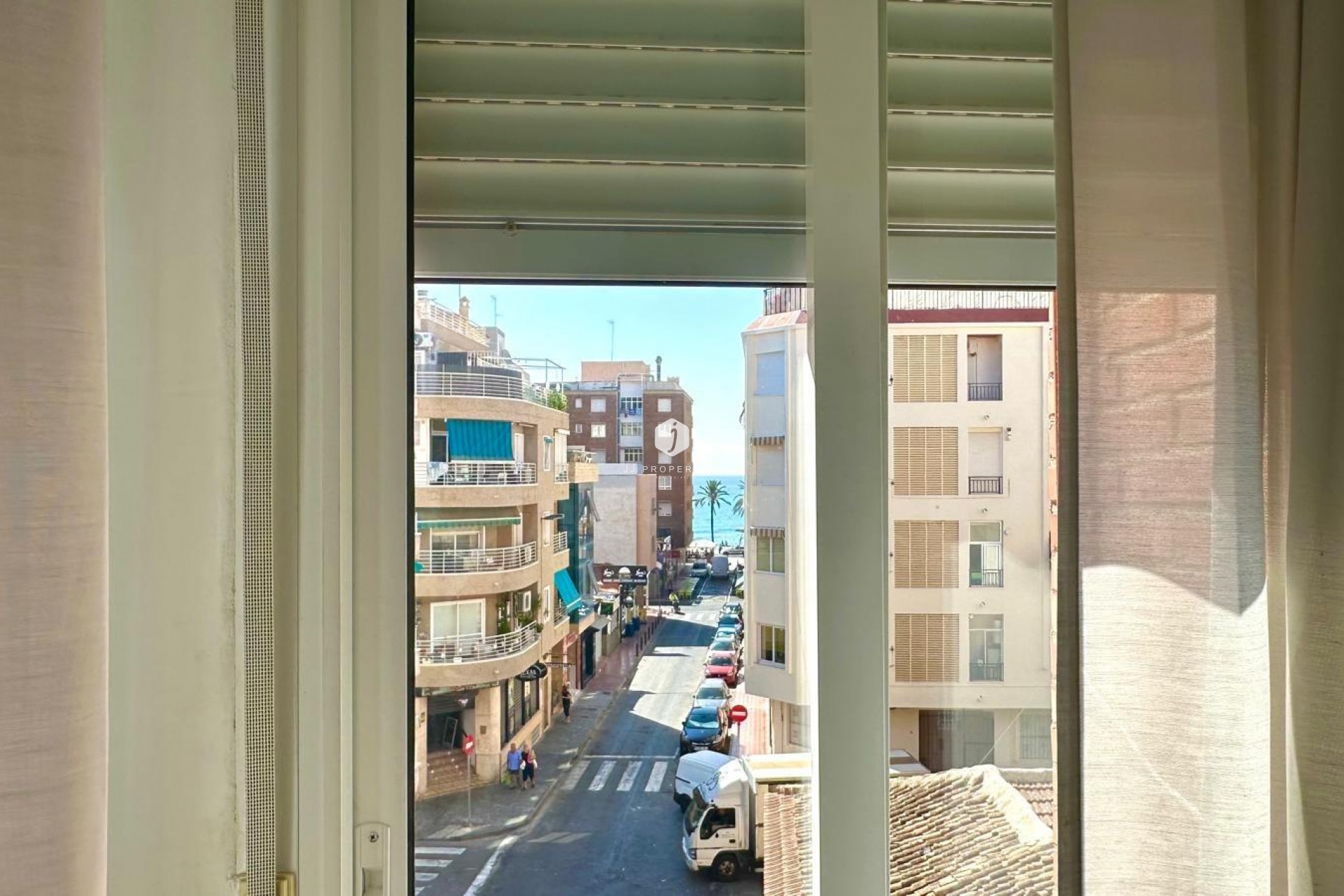 Z drugiej ręki - Mieszkanie w bloku -
Torrevieja - Paseo maritimo