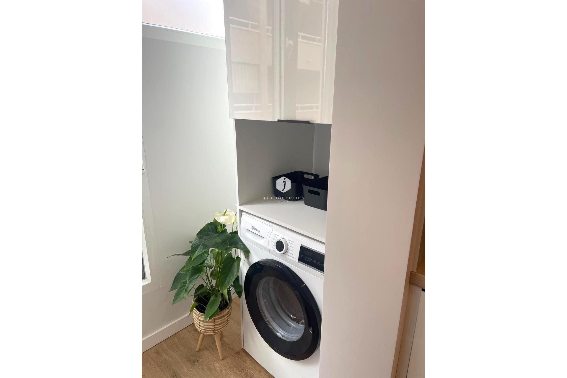 Z drugiej ręki - Mieszkanie w bloku -
Torrevieja - Paseo maritimo