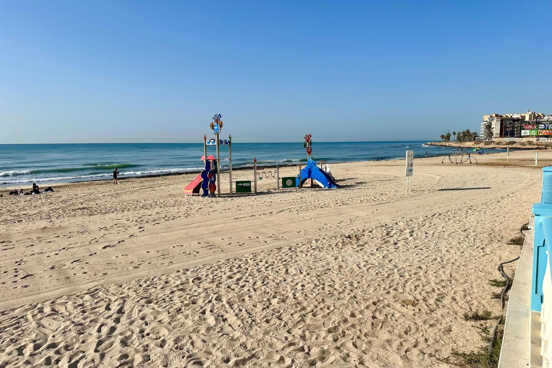 Z drugiej ręki - Mieszkanie w bloku -
Torrevieja - Playa de los Locos