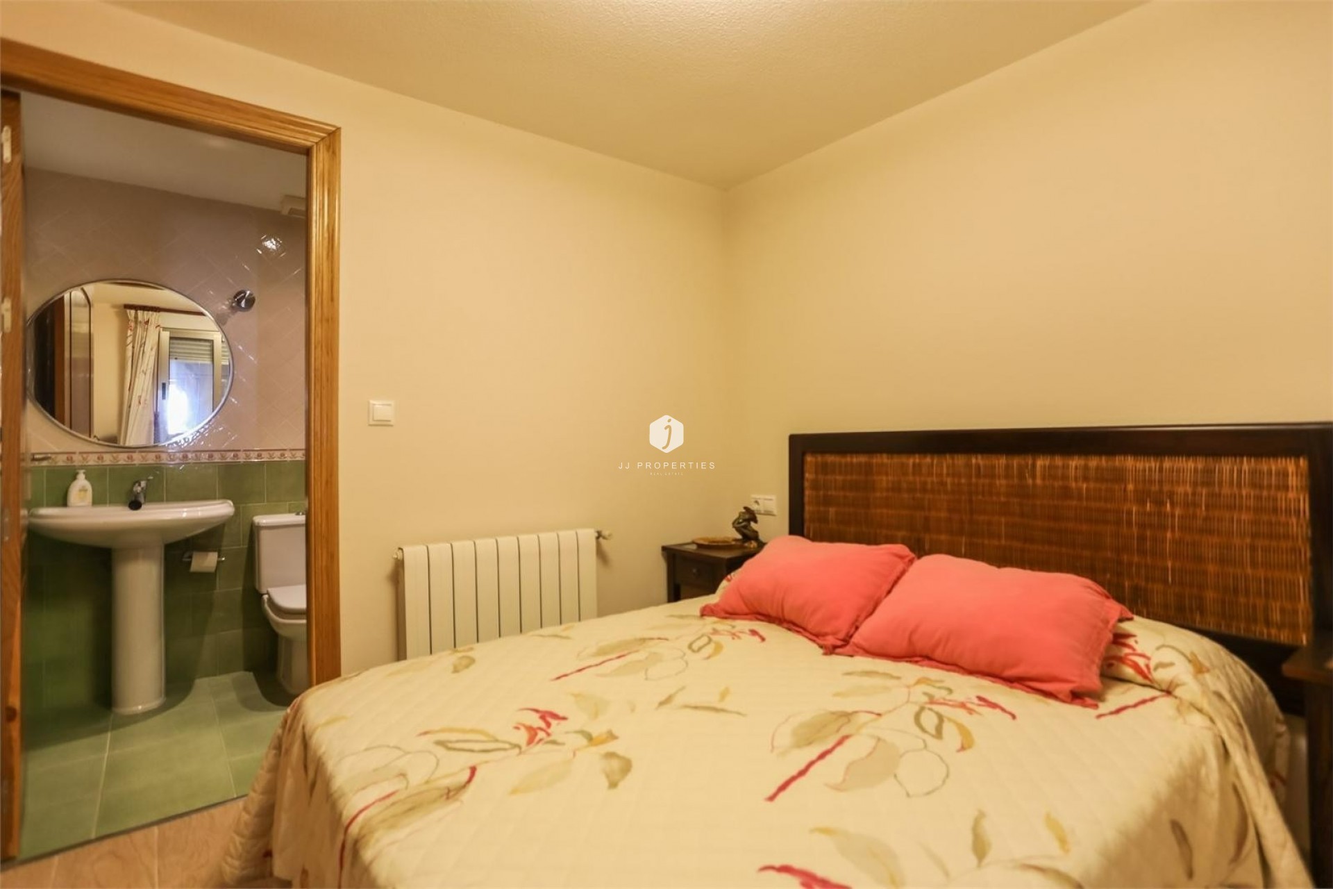 Z drugiej ręki - Mieszkanie w bloku -
Torrevieja - Playa de los locos