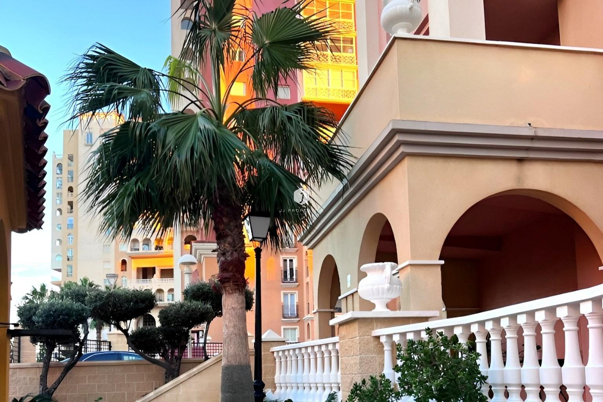 Z drugiej ręki - Mieszkanie w bloku -
Torrevieja - Playa de los Locos