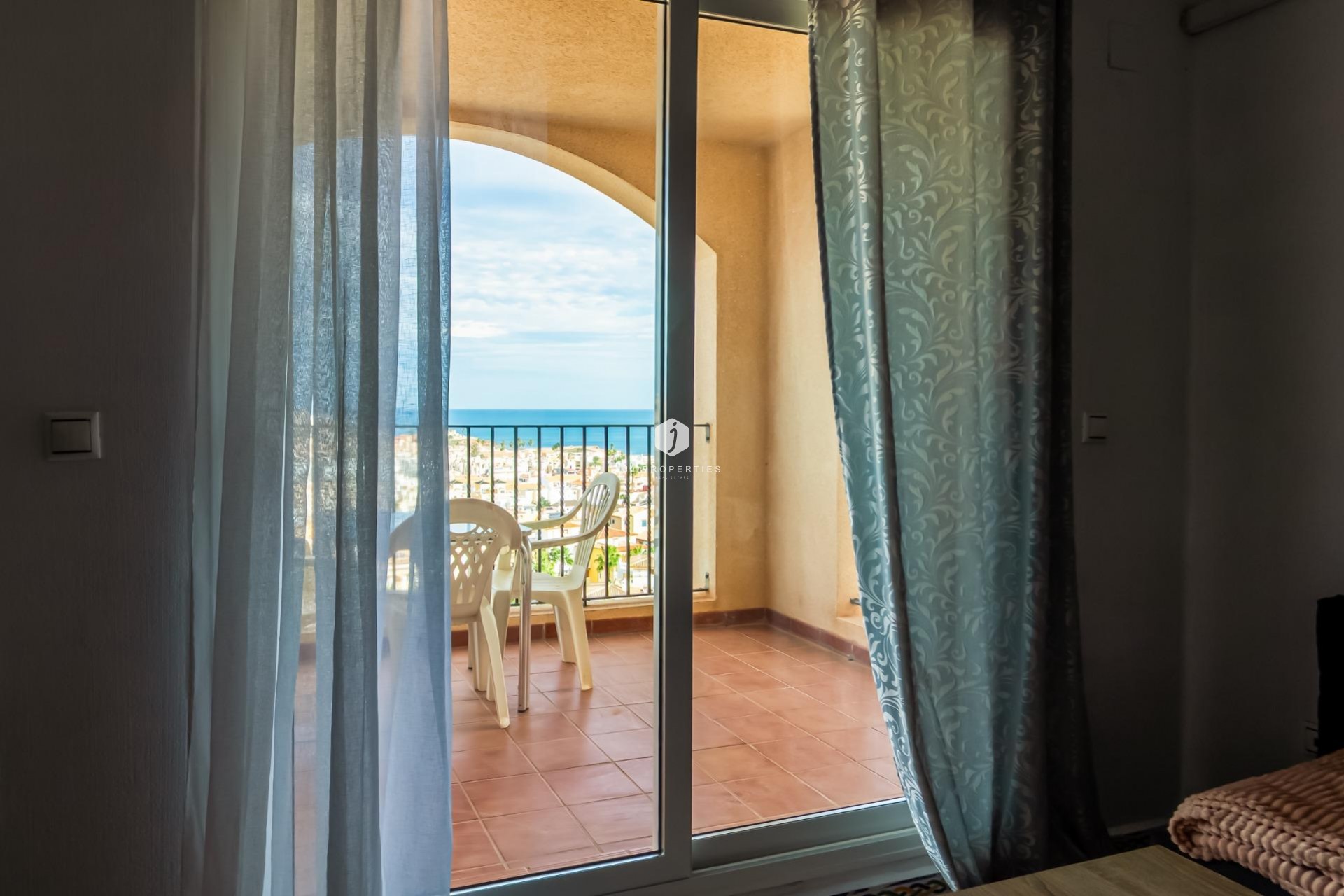 Z drugiej ręki - Mieszkanie w bloku -
Torrevieja - Playa de los Locos