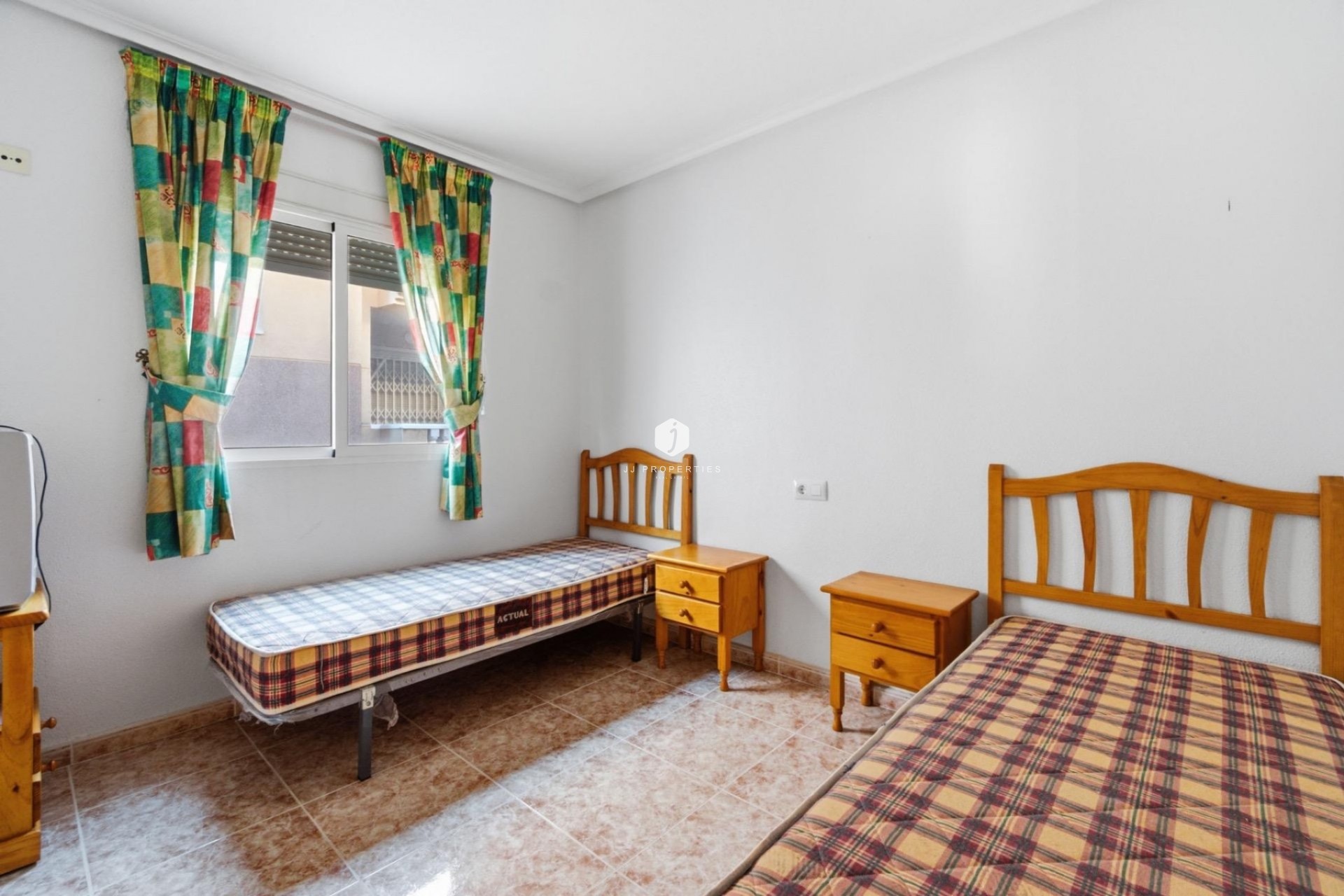 Z drugiej ręki - Mieszkanie w bloku -
Torrevieja - Playa de los locos