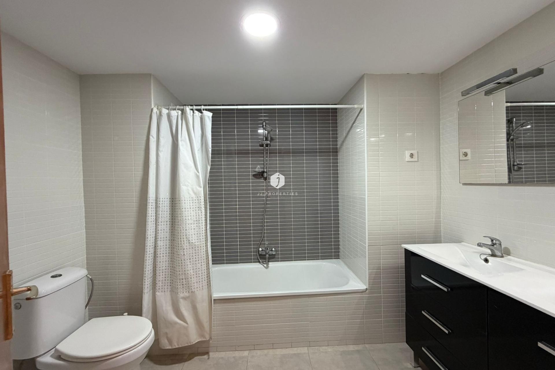 Z drugiej ręki - Mieszkanie w bloku -
Torrevieja - Playa de los Locos