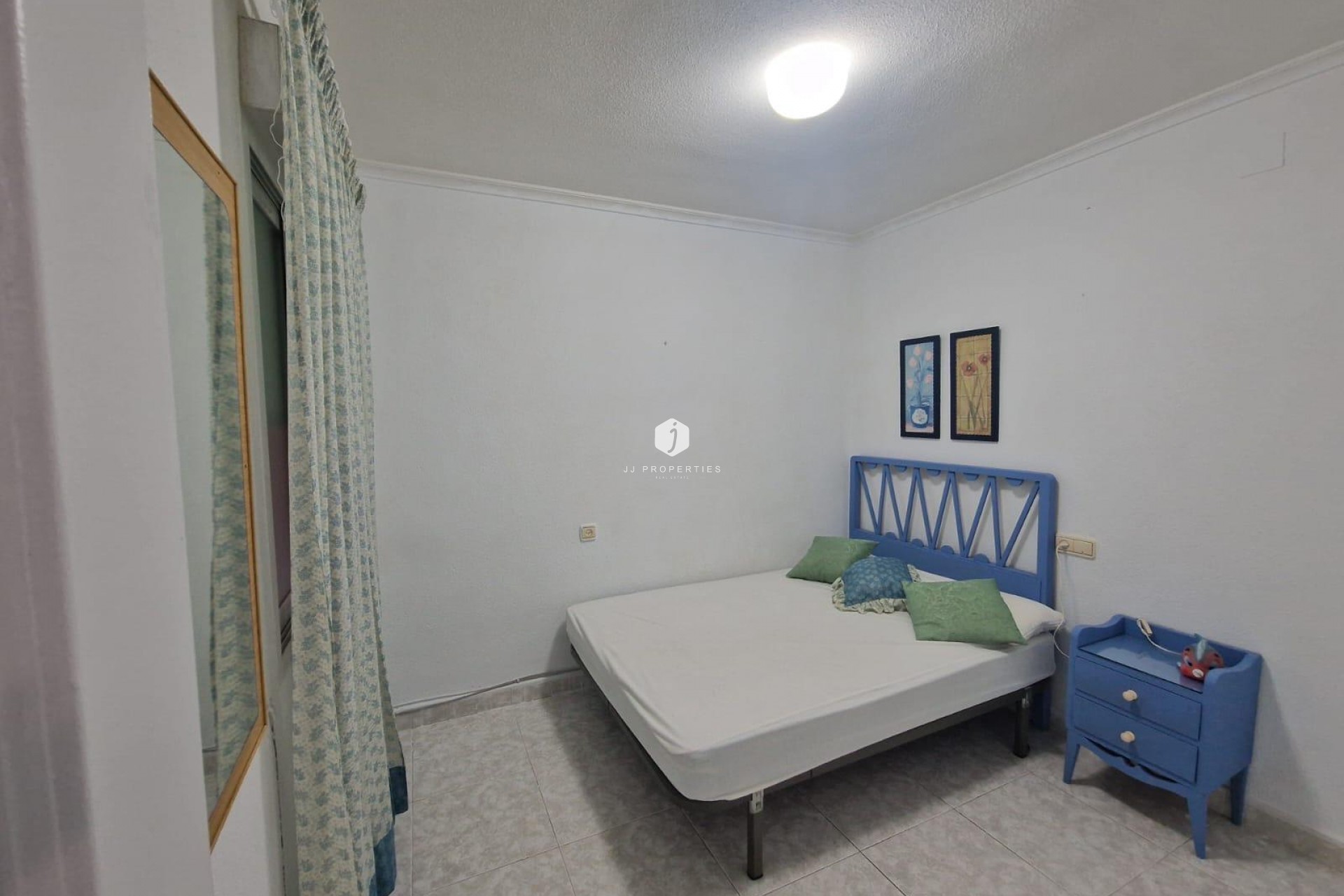 Z drugiej ręki - Mieszkanie w bloku -
Torrevieja - Playa de los Locos