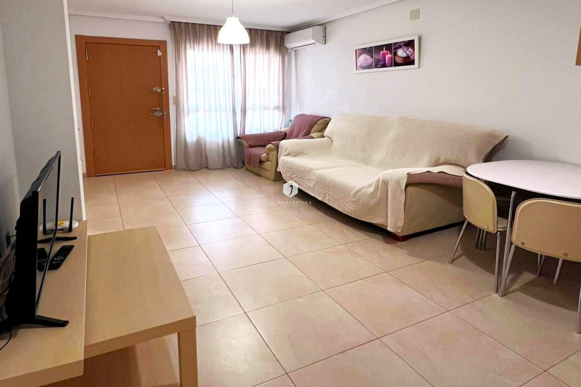 Z drugiej ręki - Mieszkanie w bloku -
Torrevieja - Playa de los Locos