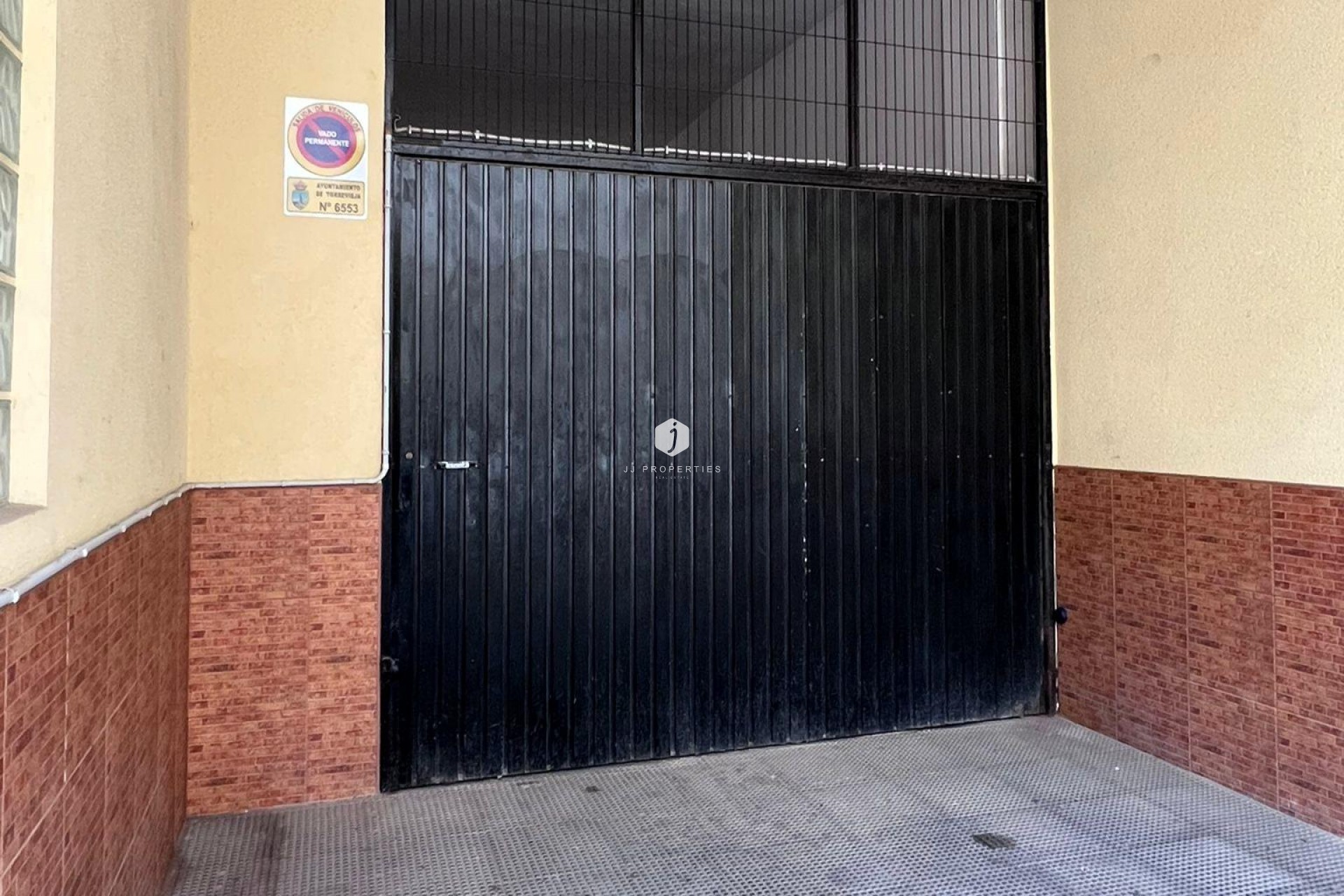 Z drugiej ręki - Mieszkanie w bloku -
Torrevieja - Playa de los Locos