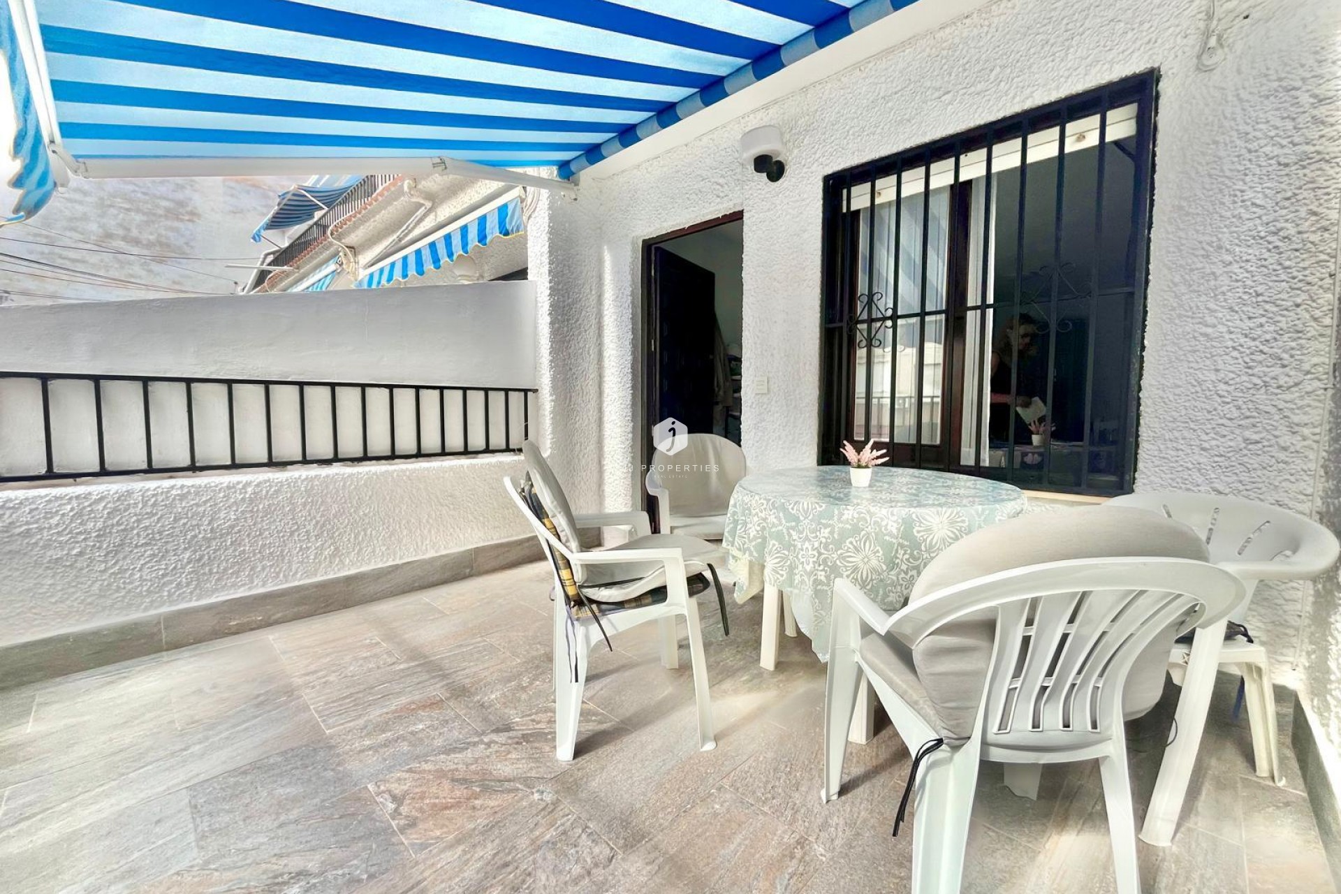 Z drugiej ręki - Mieszkanie w bloku -
Torrevieja - Playa de los Locos