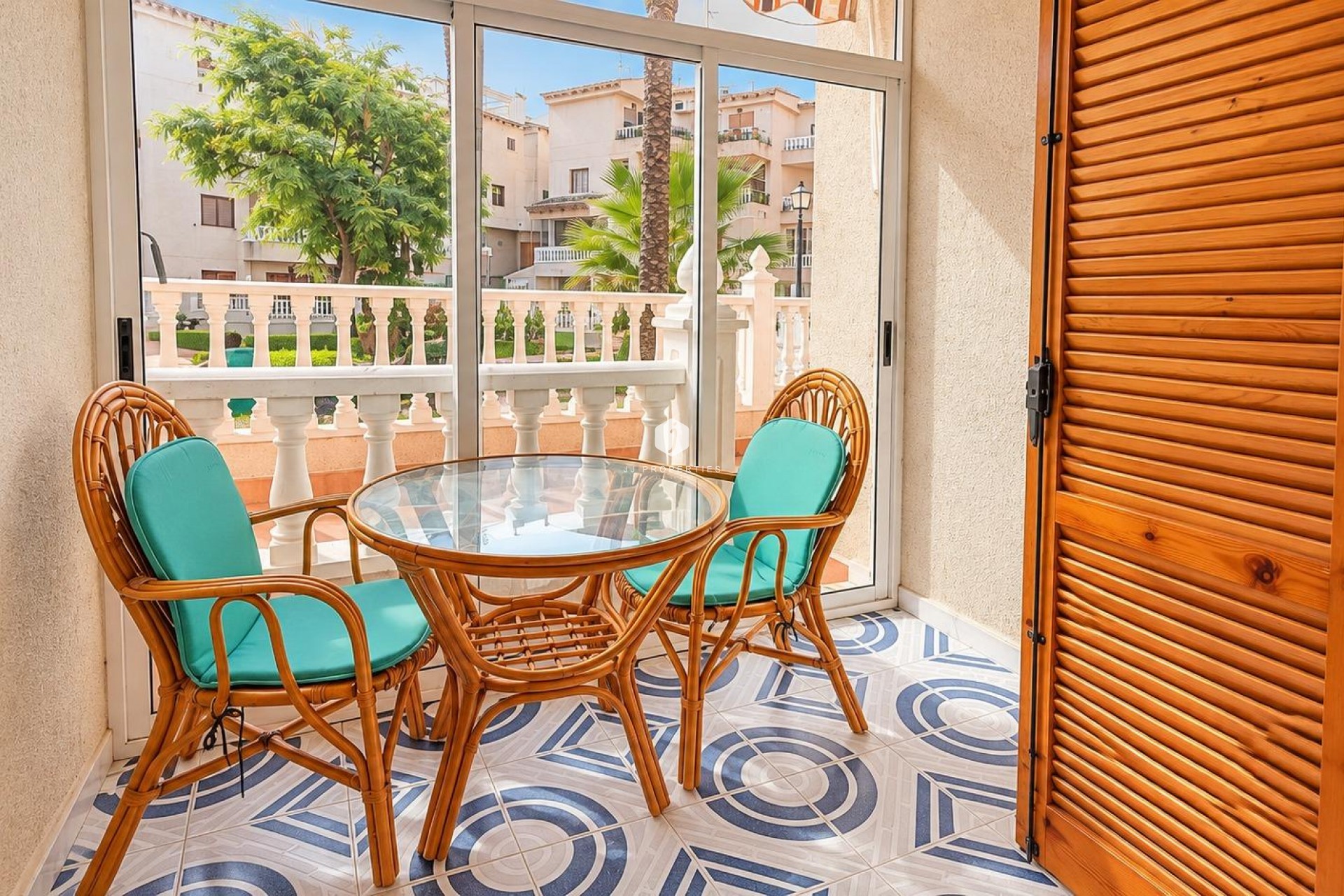Z drugiej ręki - Mieszkanie w bloku -
Torrevieja - Playa de los Locos