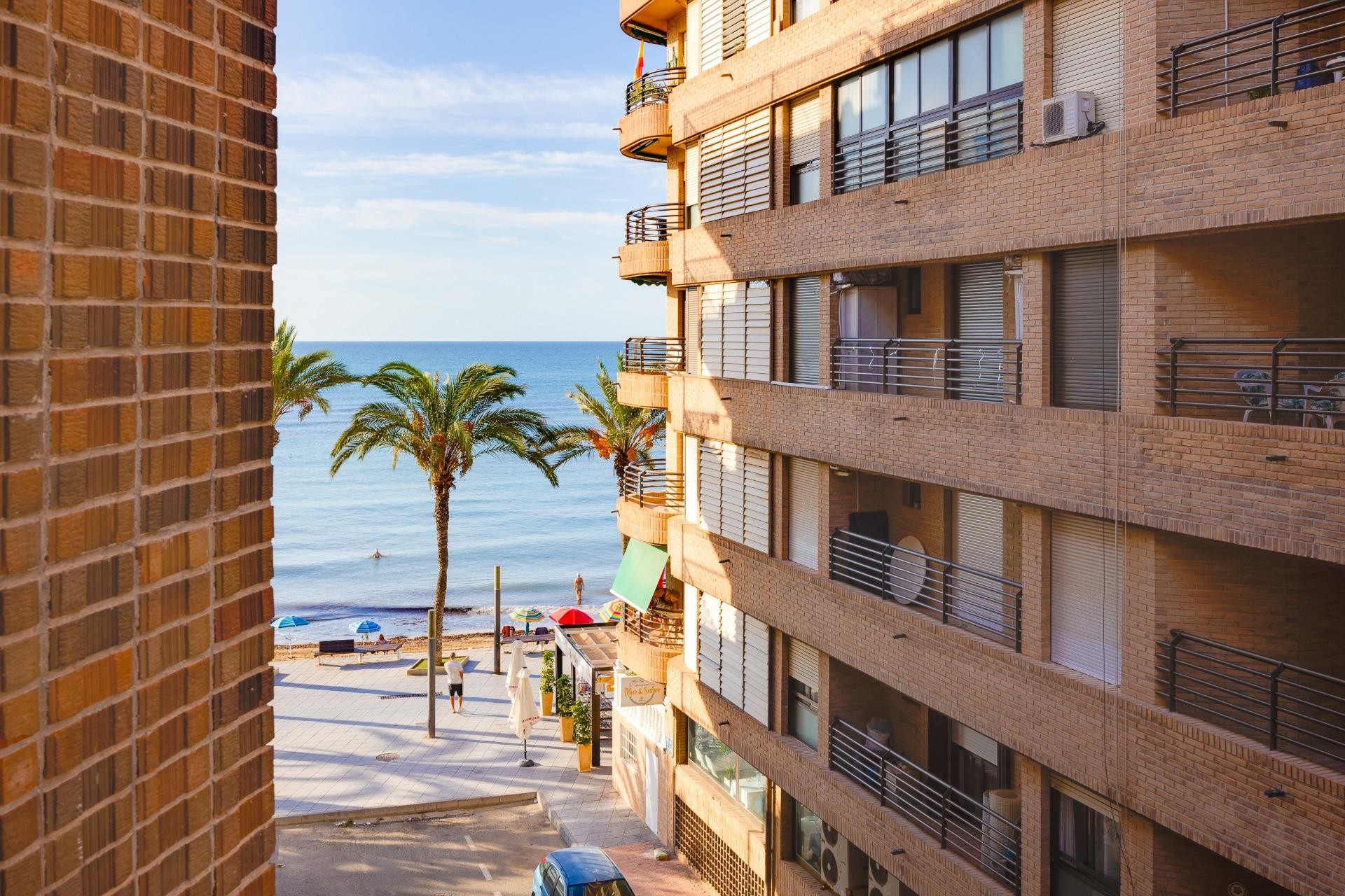 Z drugiej ręki - Mieszkanie w bloku -
Torrevieja - Playa del Cura