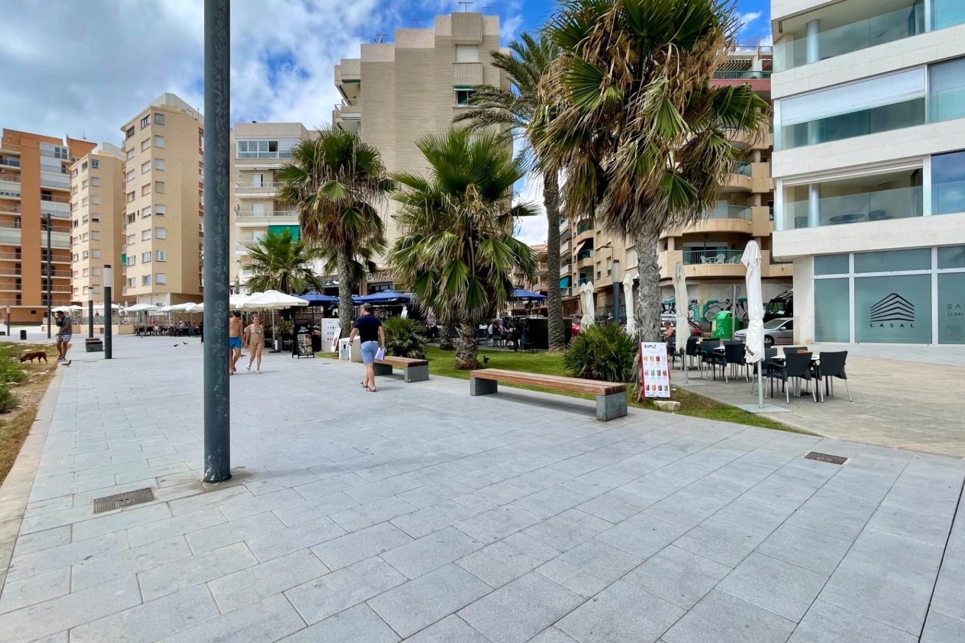 Z drugiej ręki - Mieszkanie w bloku -
Torrevieja - Playa del Cura