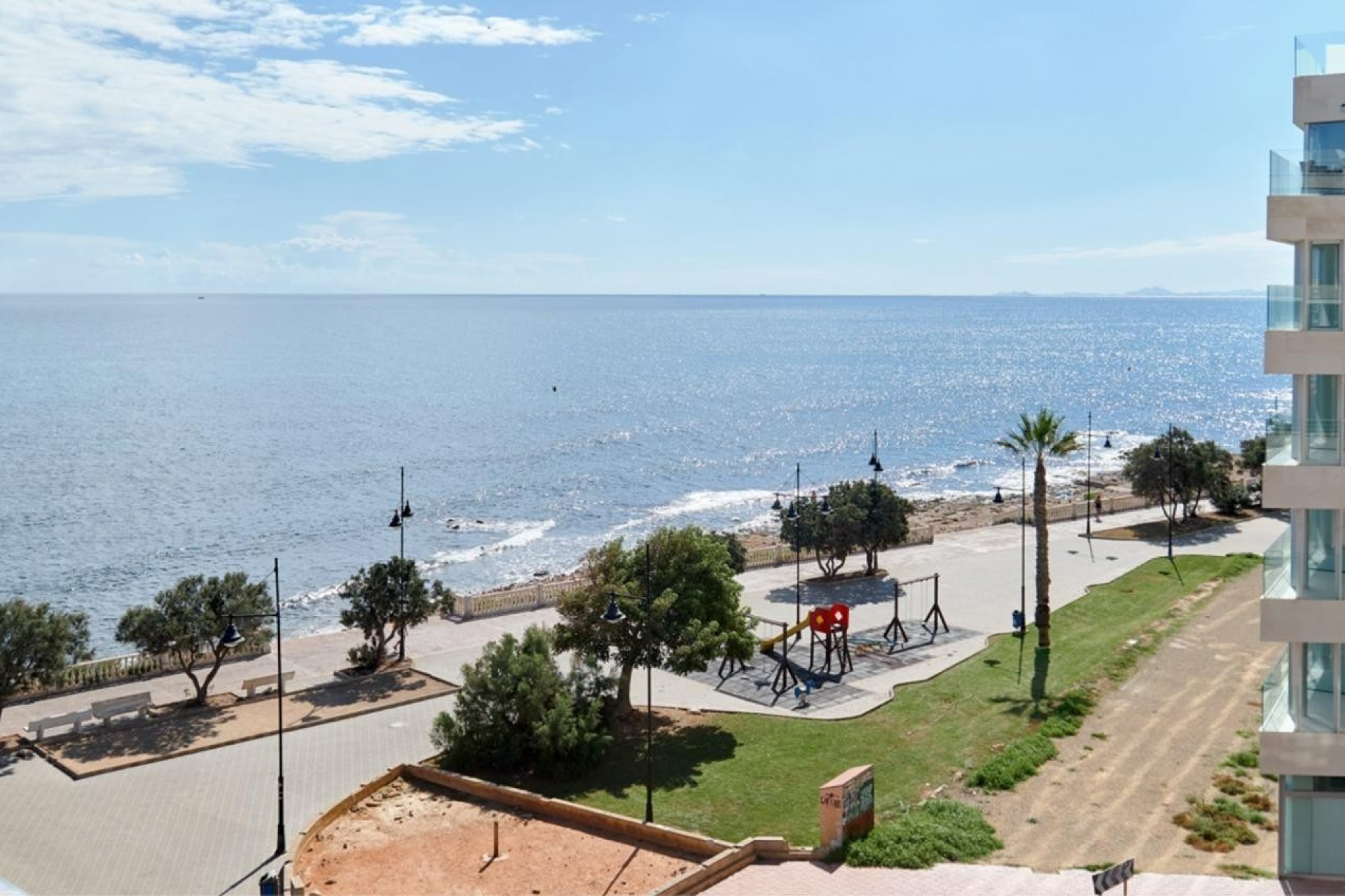 Z drugiej ręki - Mieszkanie w bloku -
Torrevieja - Playa del cura