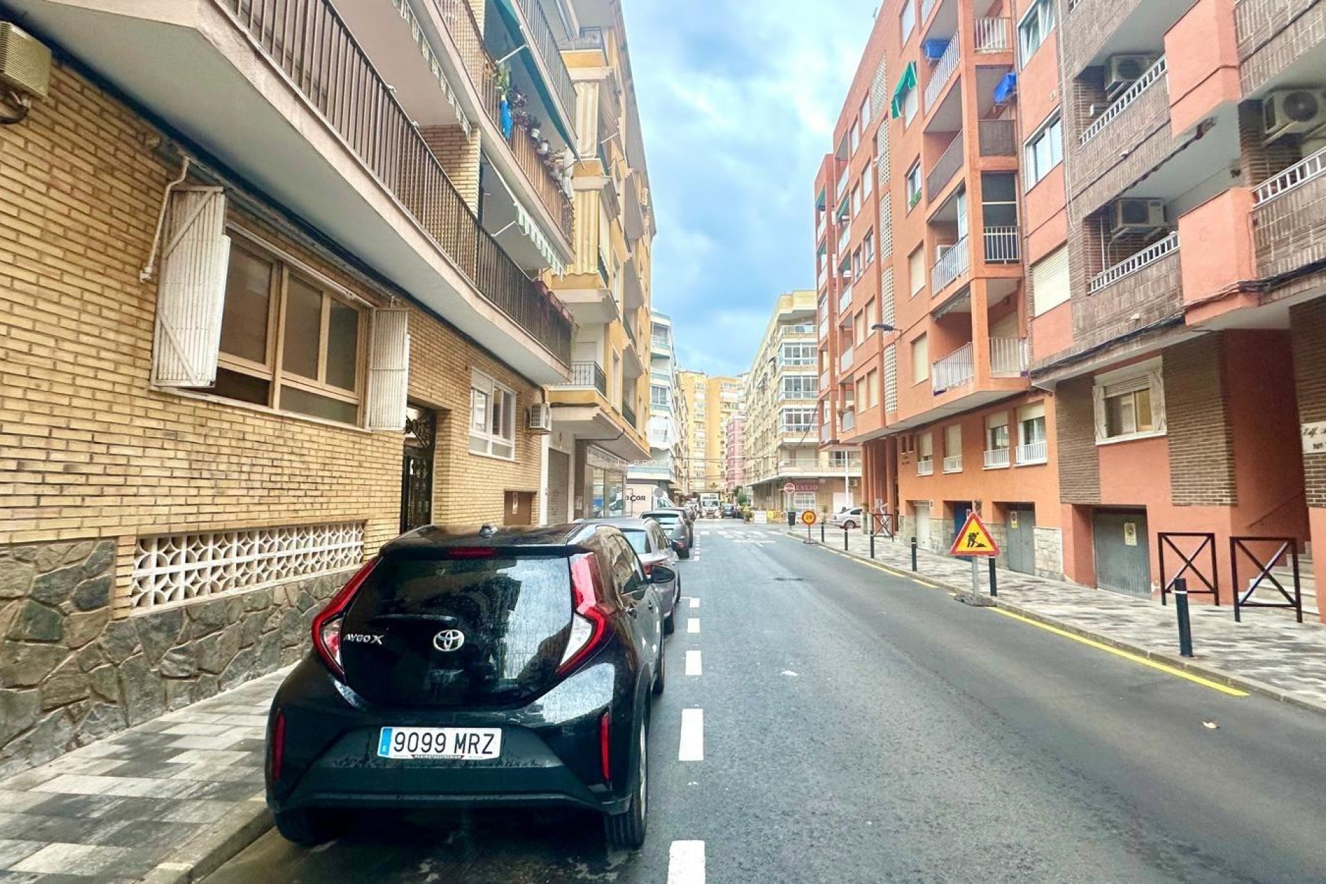 Z drugiej ręki - Mieszkanie w bloku -
Torrevieja - Playa del Cura