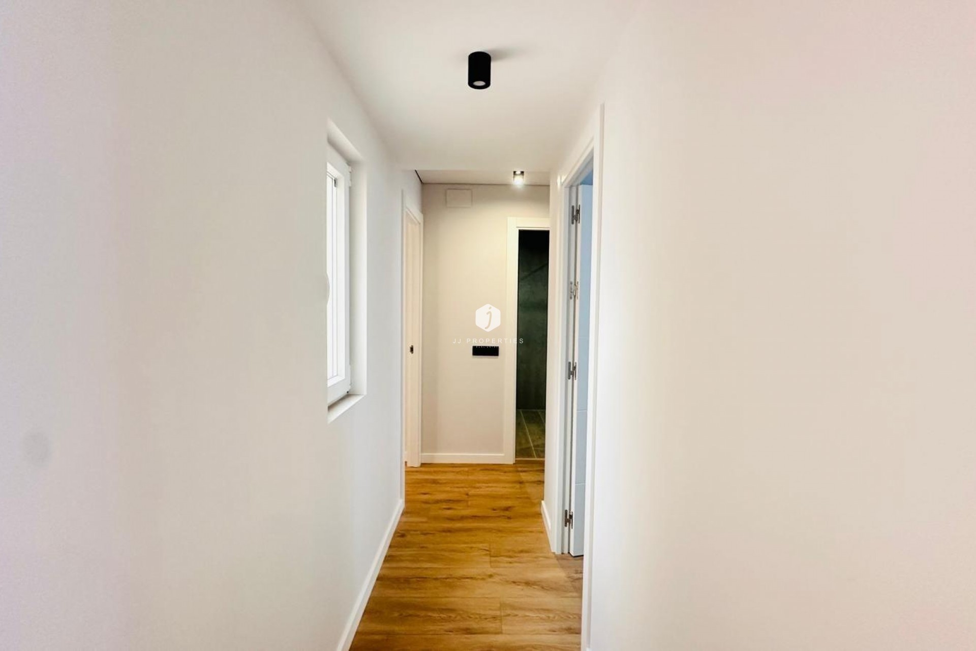 Z drugiej ręki - Mieszkanie w bloku -
Torrevieja - Playa del Cura