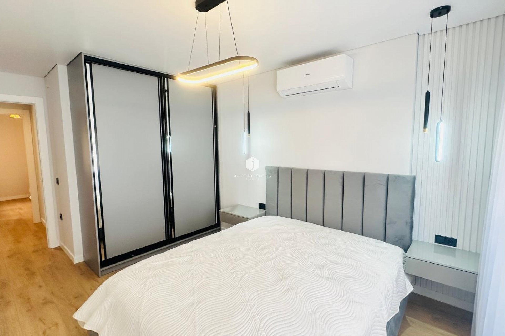 Z drugiej ręki - Mieszkanie w bloku -
Torrevieja - Playa del Cura