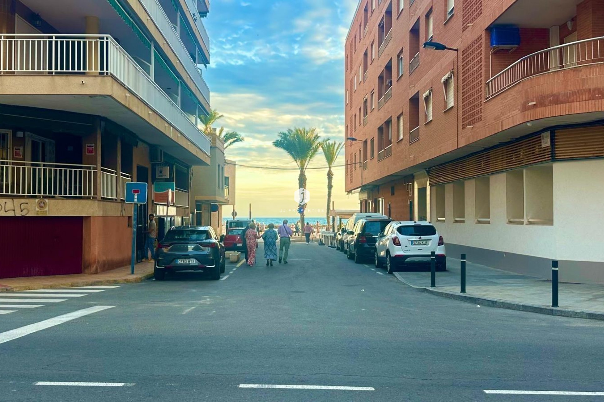 Z drugiej ręki - Mieszkanie w bloku -
Torrevieja - Playa del Cura