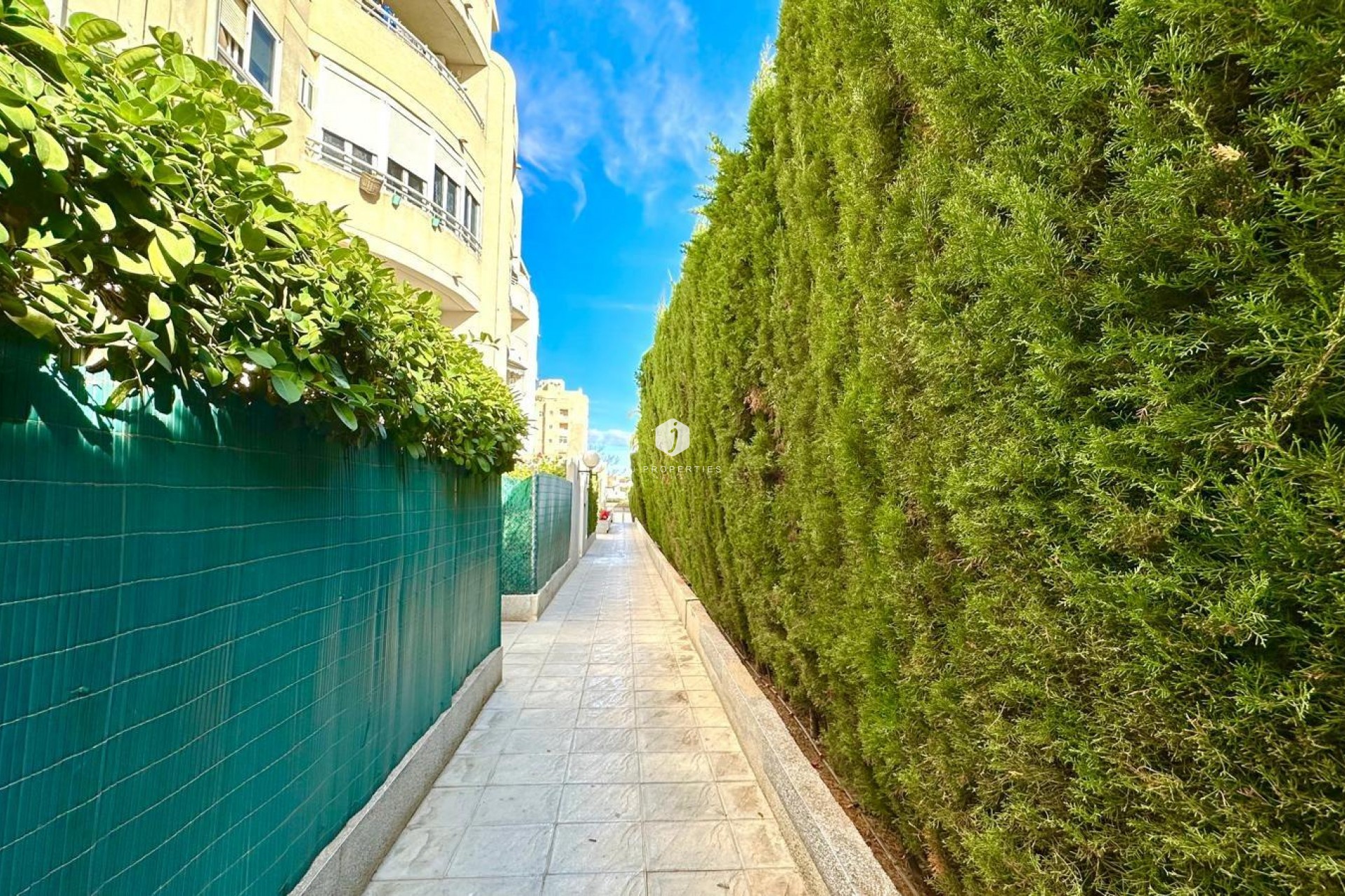 Z drugiej ręki - Mieszkanie w bloku -
Torrevieja - Playa del Cura