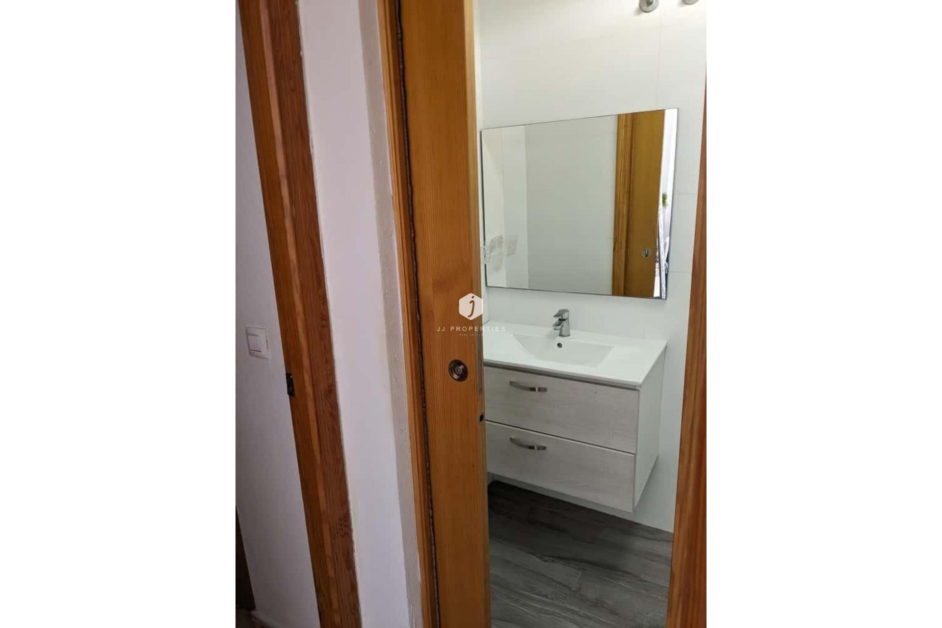 Z drugiej ręki - Mieszkanie w bloku -
Torrevieja - Playa del Cura